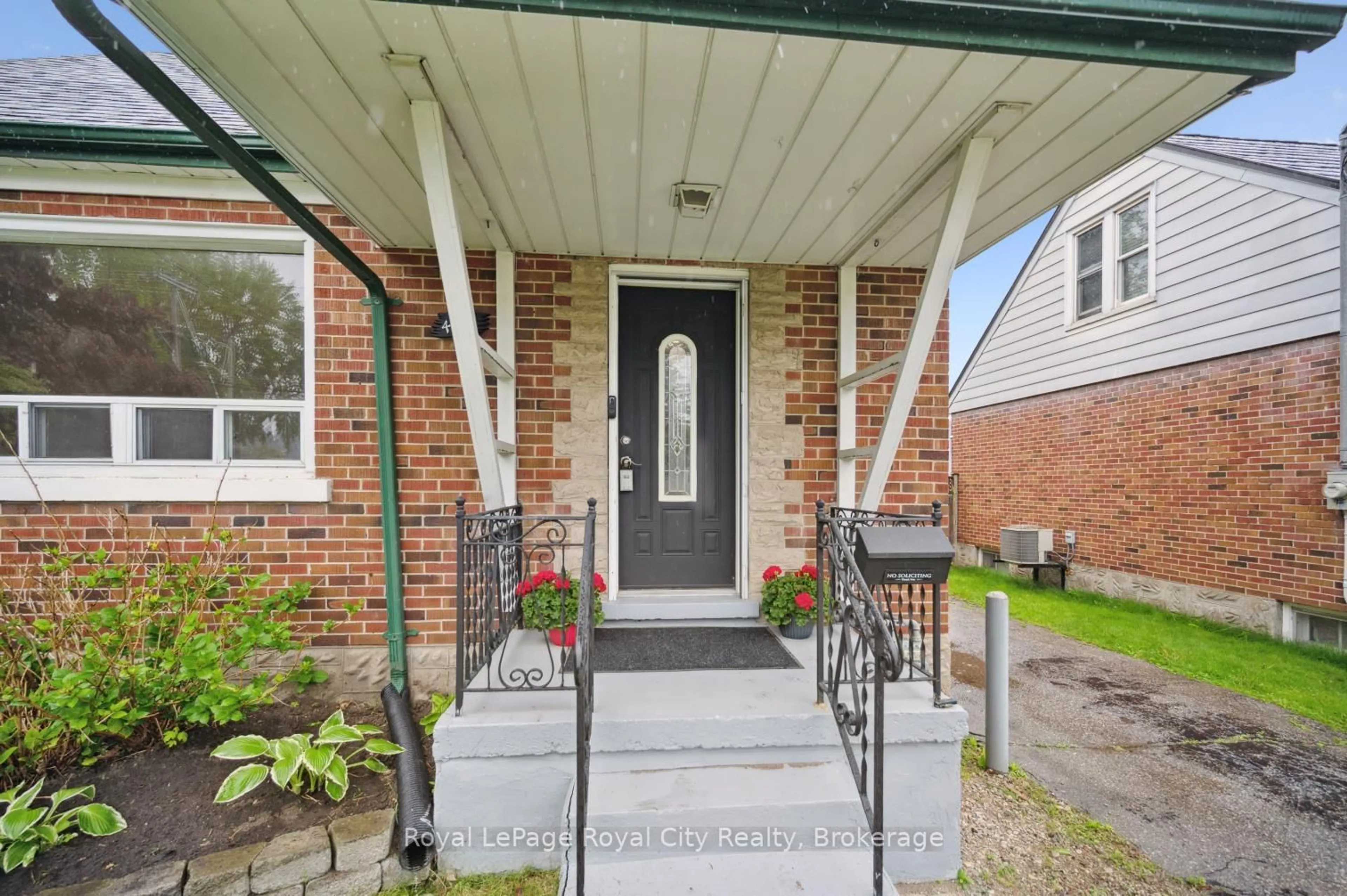 Unknown for 495 Stirling Ave, Kitchener Ontario N2M 3J3
