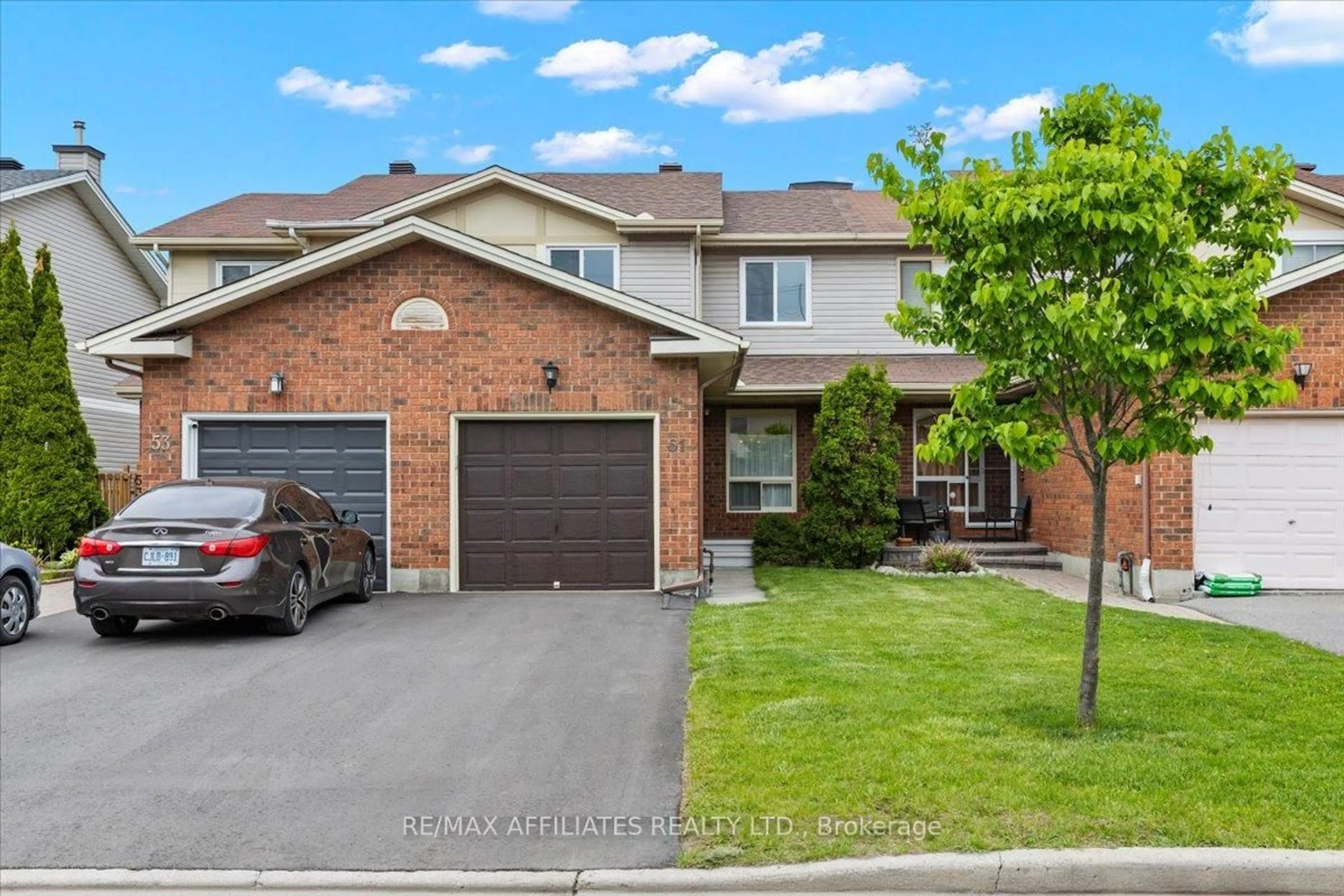 A pic from outside/outdoor area/front of a property/back of a property/a pic from drone, street for 51 Newport Cres, Ottawa Ontario K1T 3M2