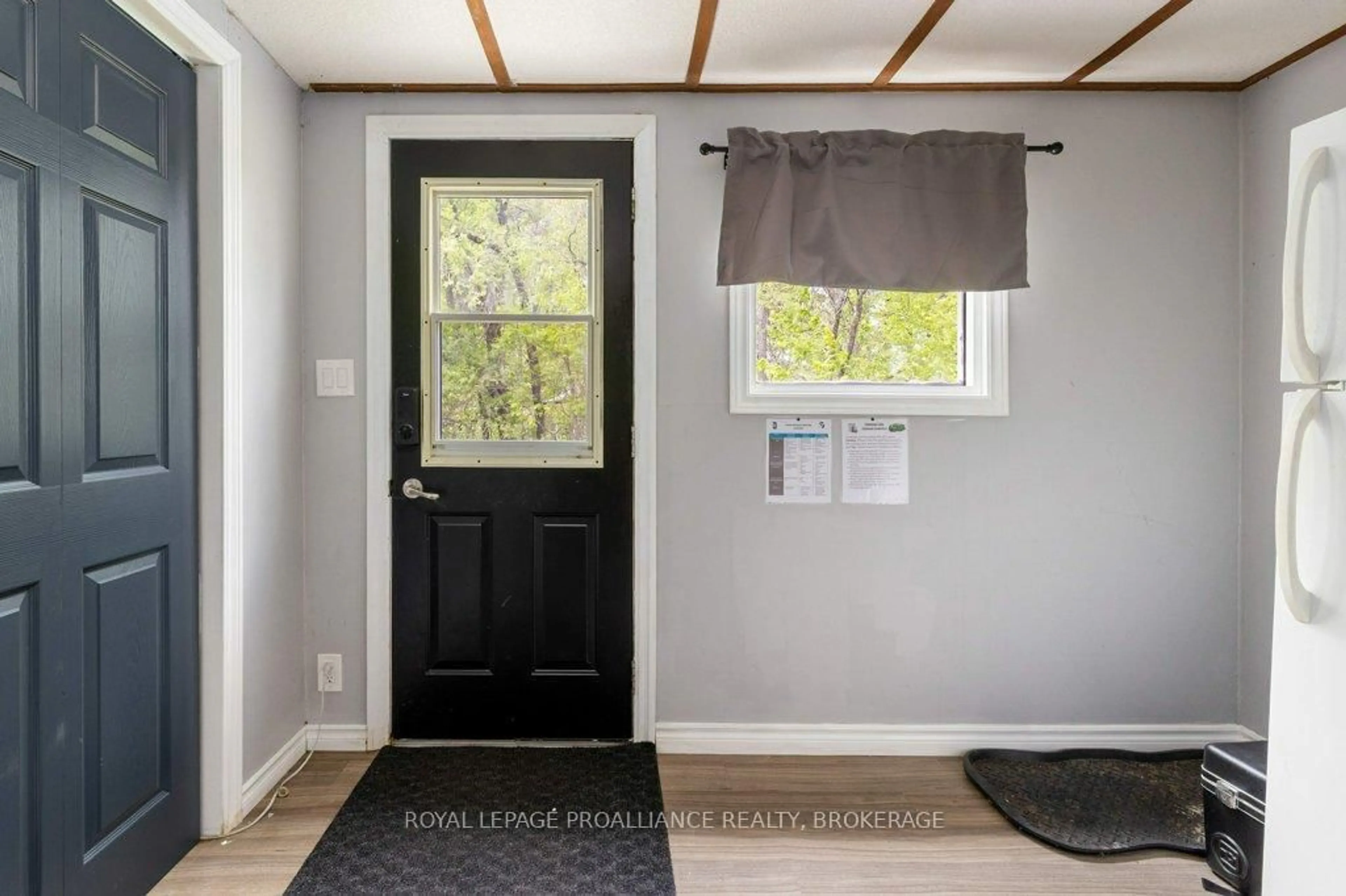 Indoor entryway for 1535 Dwyer Lane, Kaladar Ontario K0K 1Z0