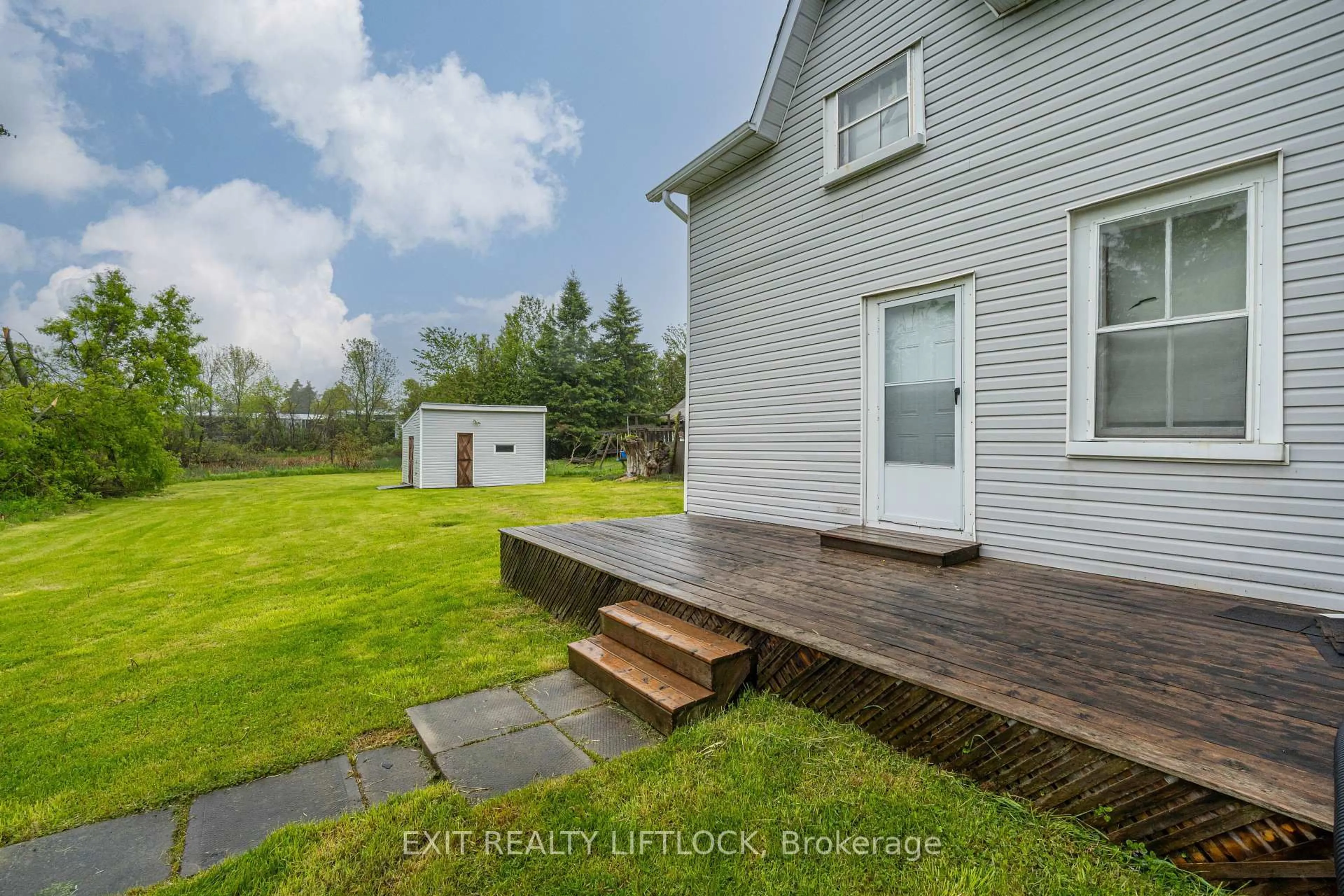 Patio, water/lake/river/ocean view for 25 King St, Kawartha Lakes Ontario K0L 2W0