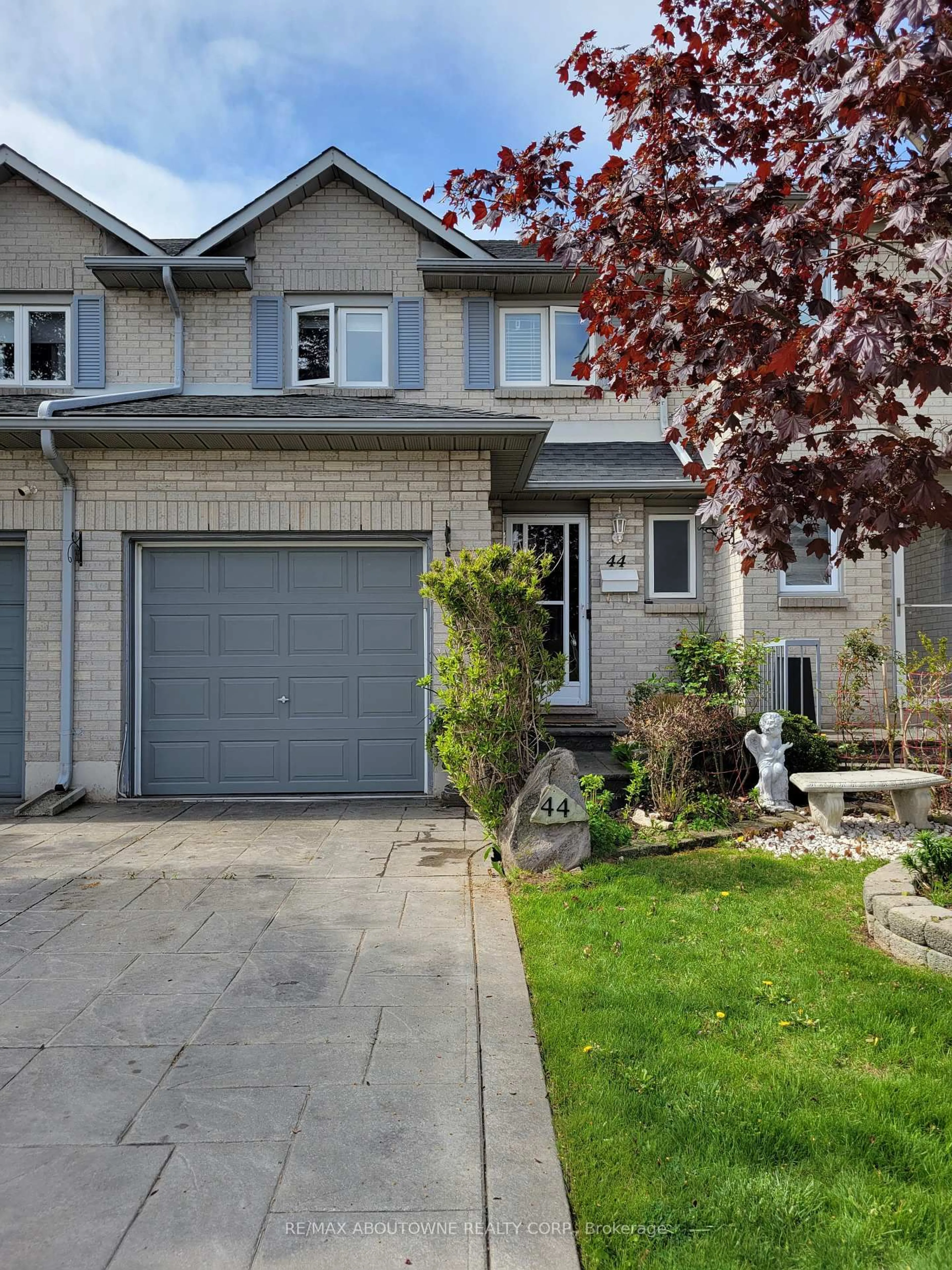 Home with vinyl exterior material, street for 1 Royalwood Crt #44, Hamilton Ontario L8E 4Y3
