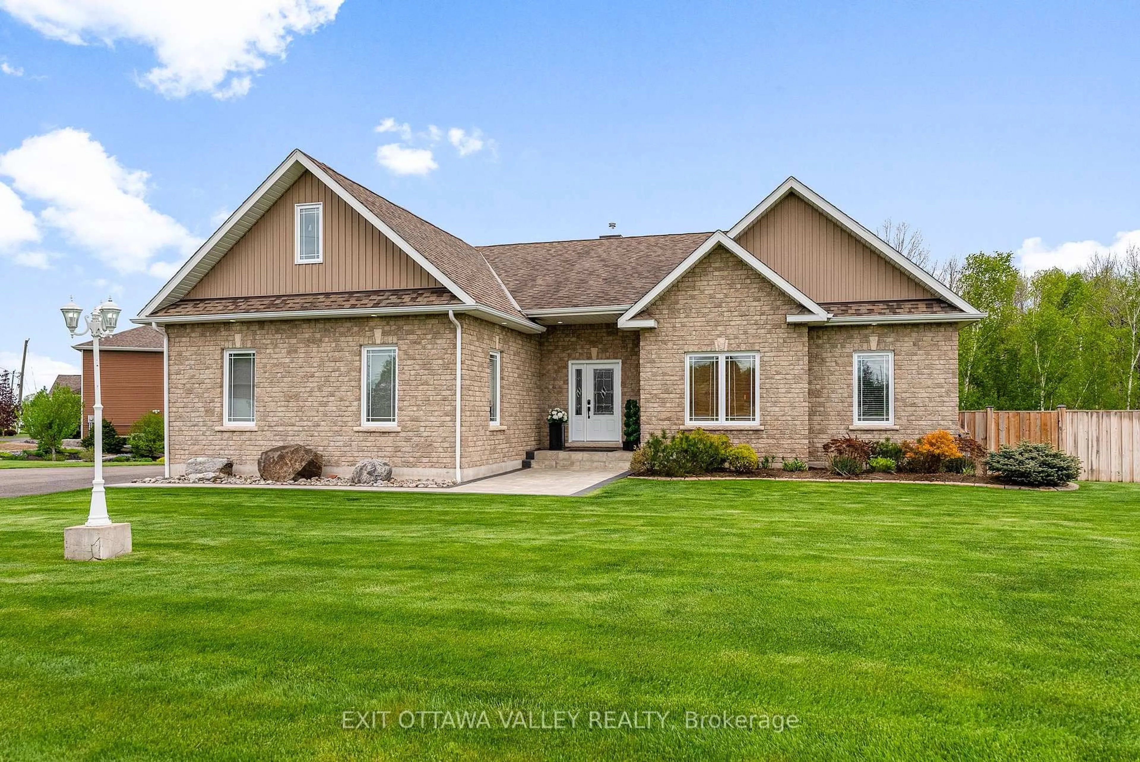 Home with brick exterior material, unknown for 34 Lakeridge Tr, Beachburg Ontario K0J 1C0