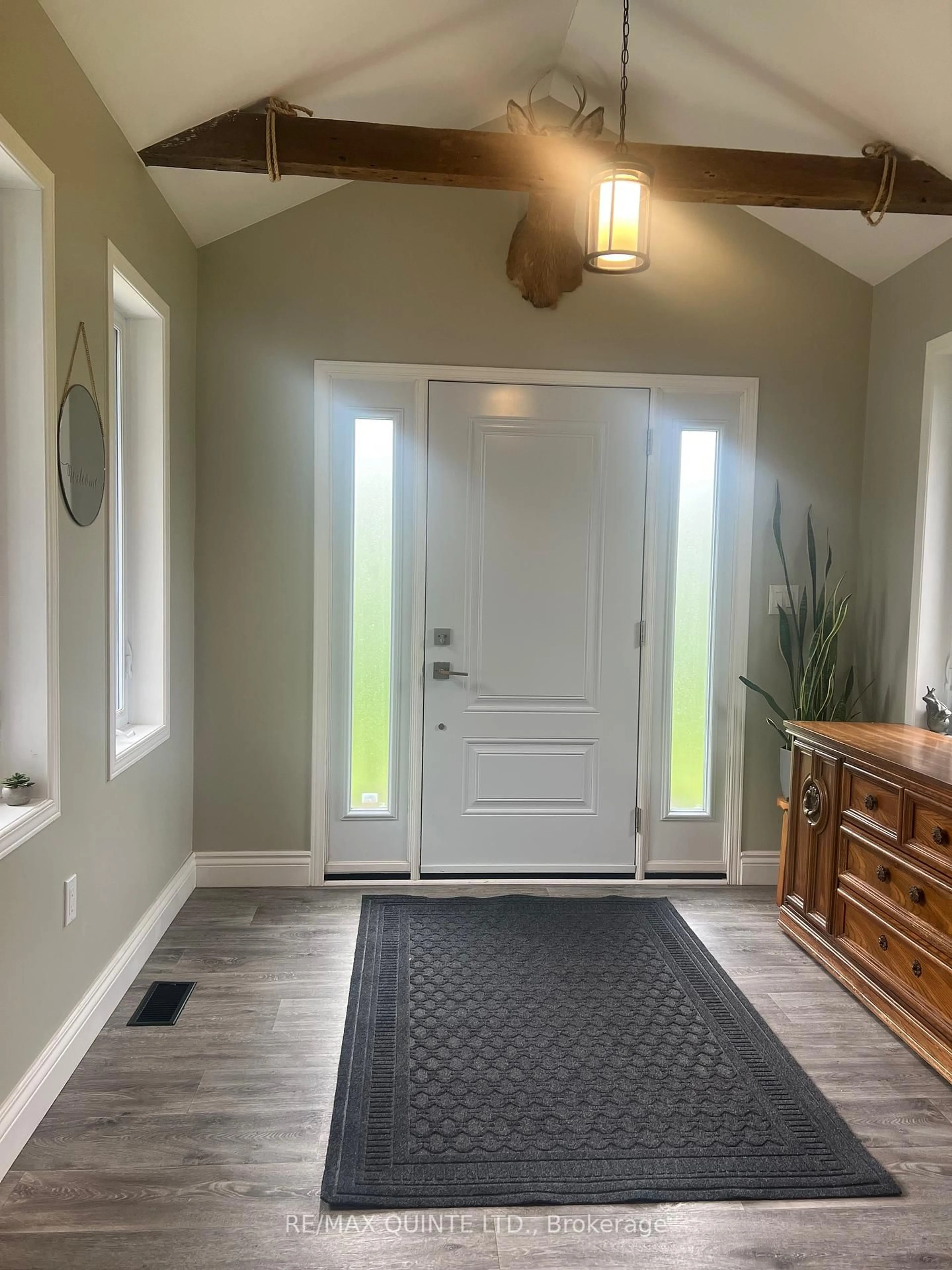 Indoor entryway for 120 Thompson Rd, Quinte West Ontario K8V 5P6