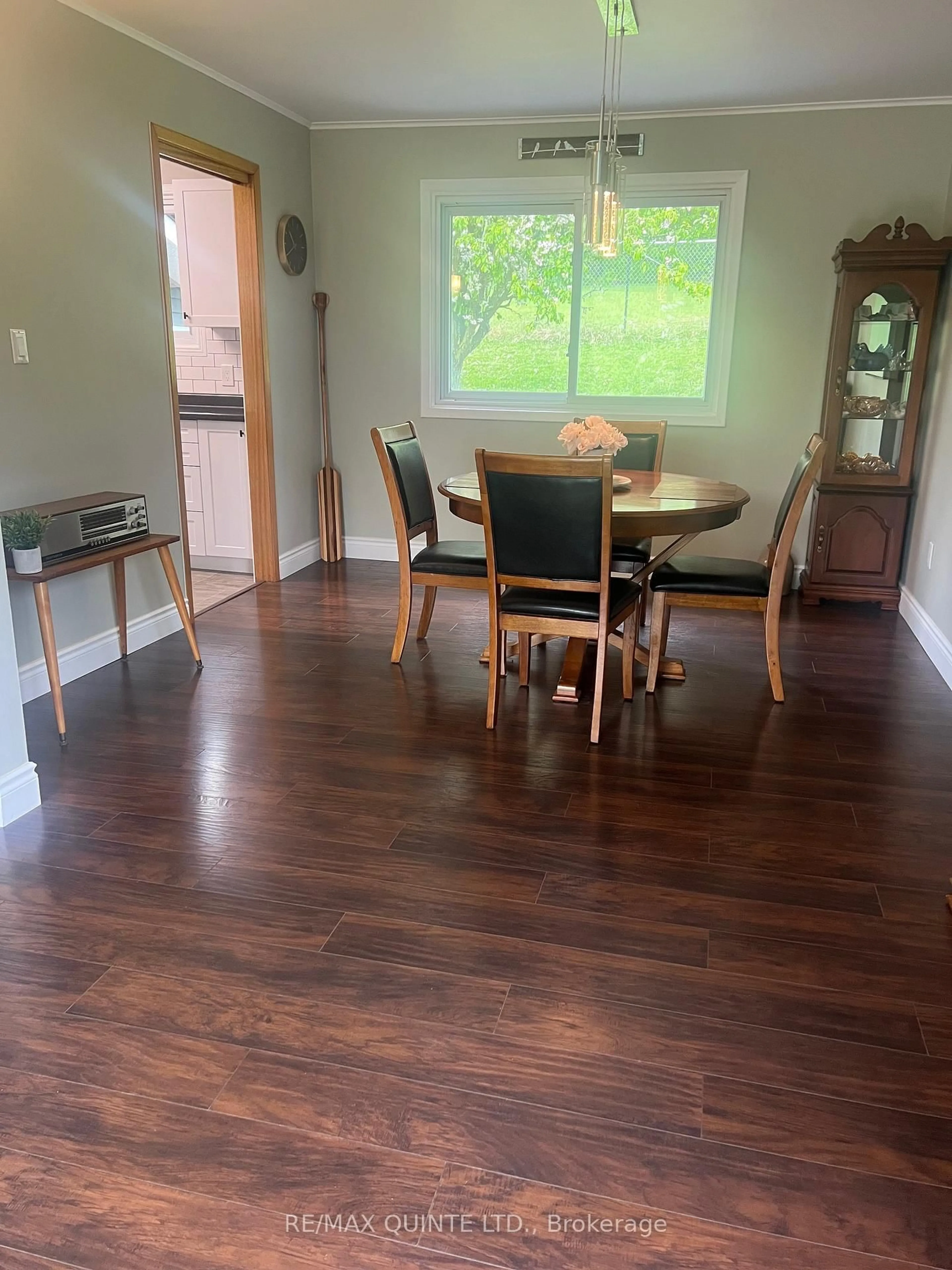 Dining room, wood/laminate floor for 120 Thompson Rd, Quinte West Ontario K8V 5P6