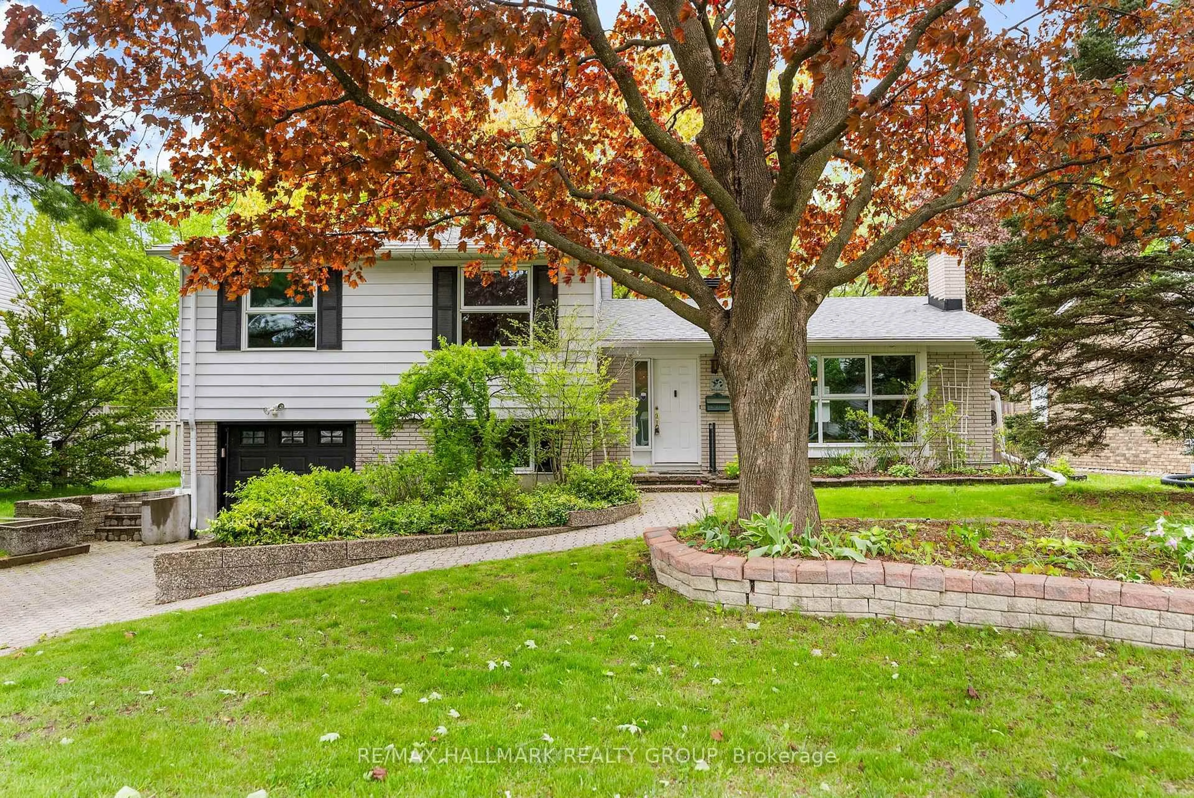 Unknown for 2153 Fillmore Cres, Ottawa Ontario K1J 6A1