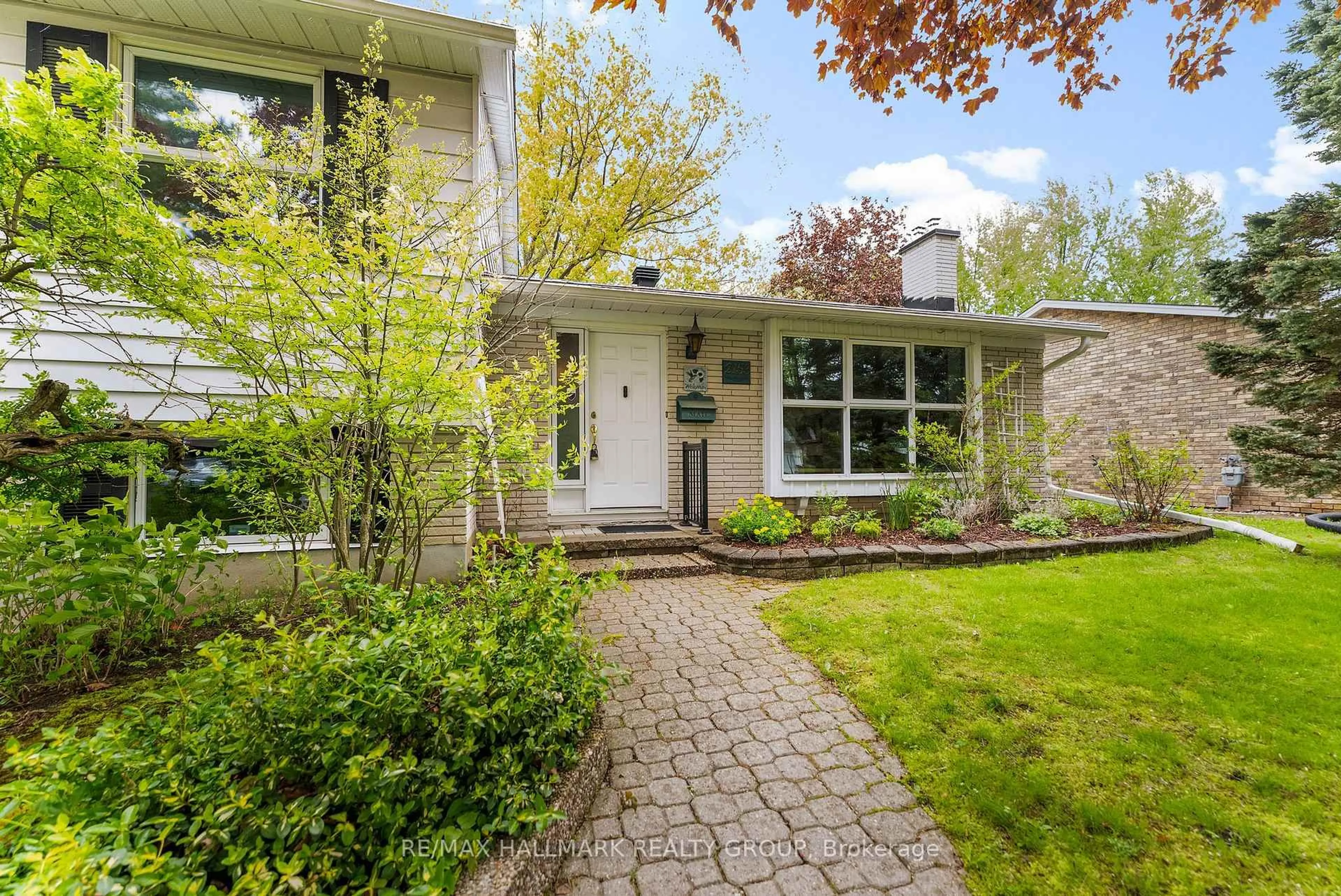 Home with brick exterior material, street for 2153 Fillmore Cres, Ottawa Ontario K1J 6A1