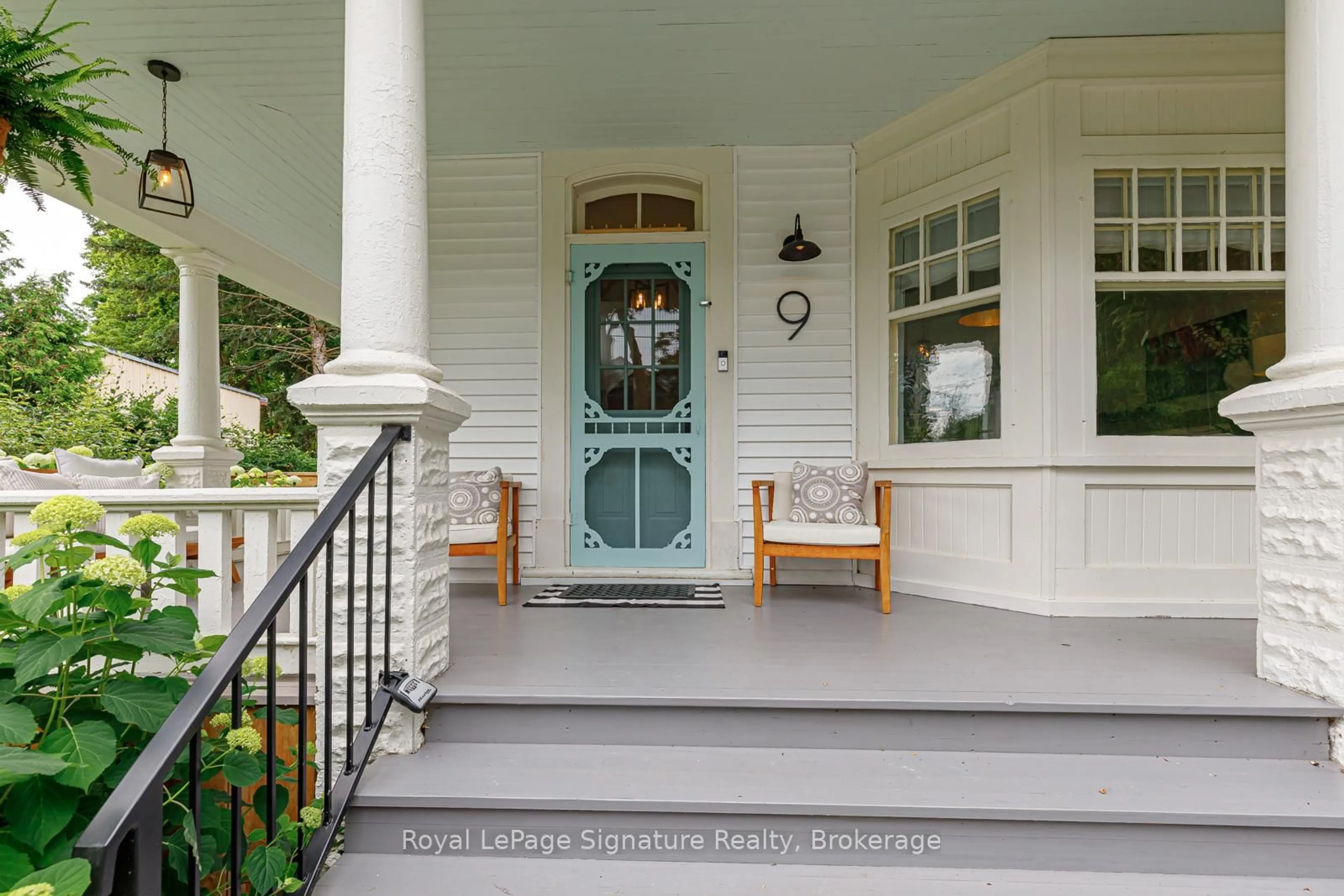 Indoor entryway for 9 ALFRED St, Blue Mountains Ontario N0H 2P0