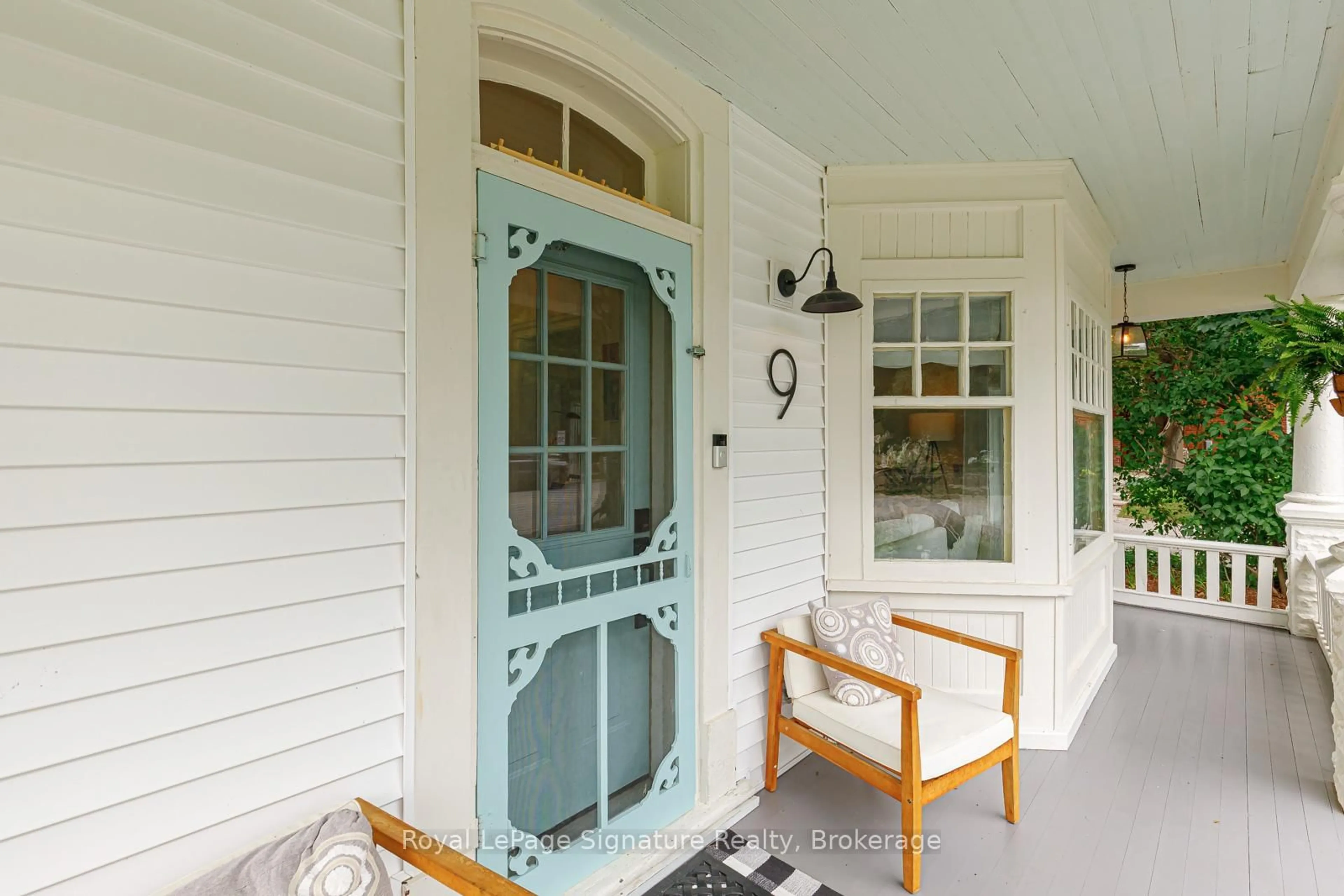 Indoor entryway for 9 ALFRED St, Blue Mountains Ontario N0H 2P0