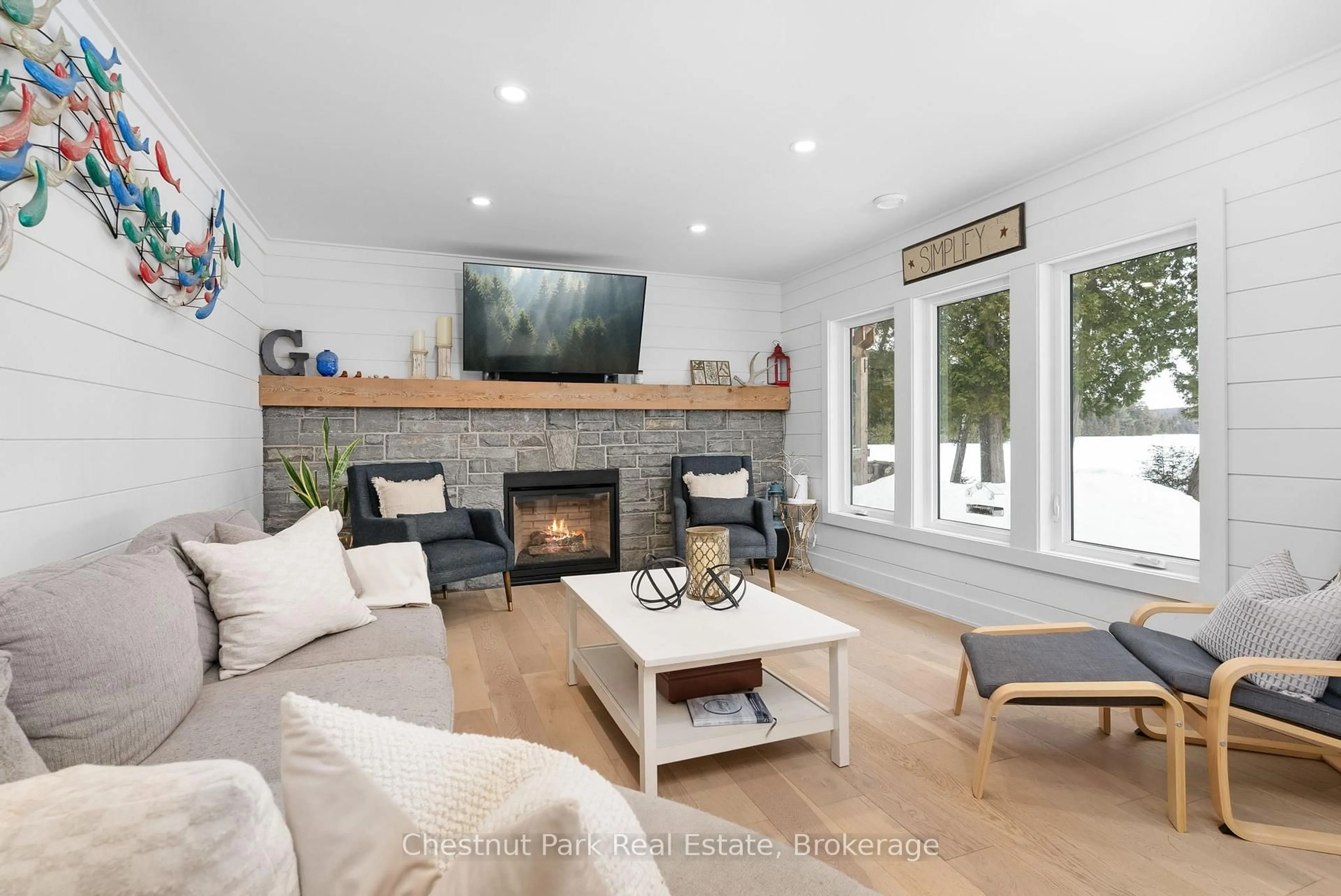 Living room with furniture, unknown for 1030 Brooks Lake Rd, Lake of Bays Ontario P1H 2J6