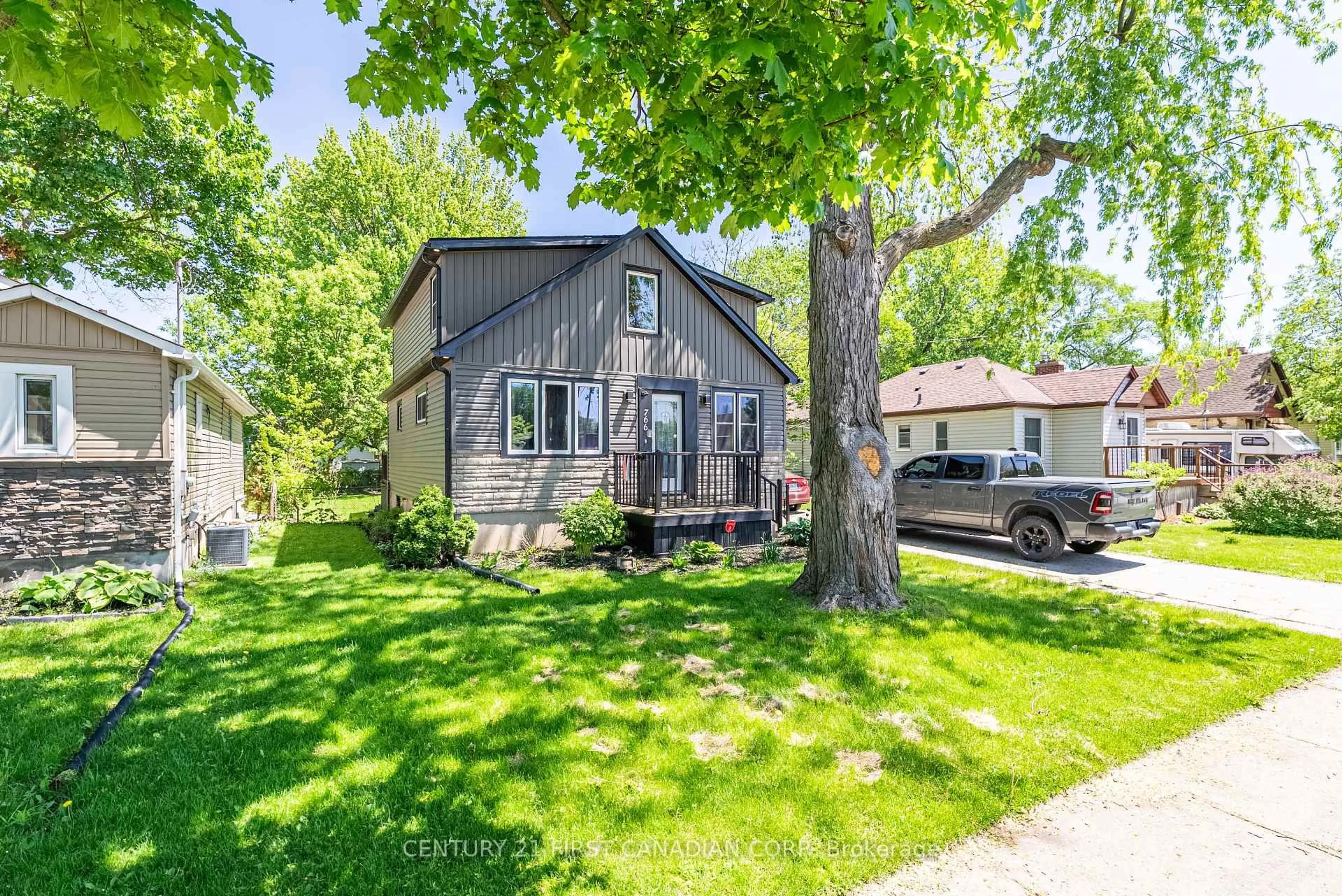 Unknown for 766 Glasgow St, London East Ontario N5Y 1V9