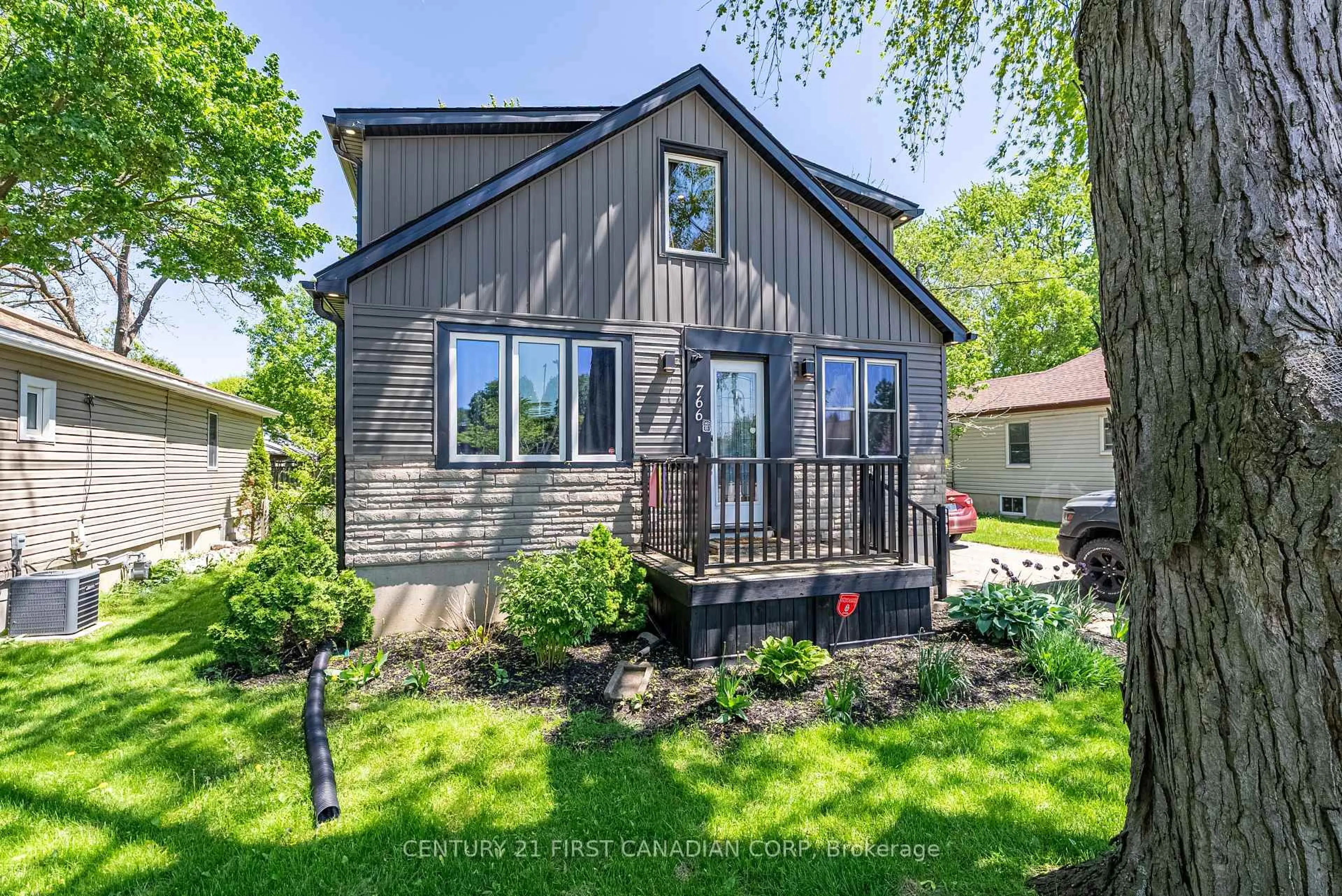 Unknown for 766 Glasgow St, London East Ontario N5Y 1V9