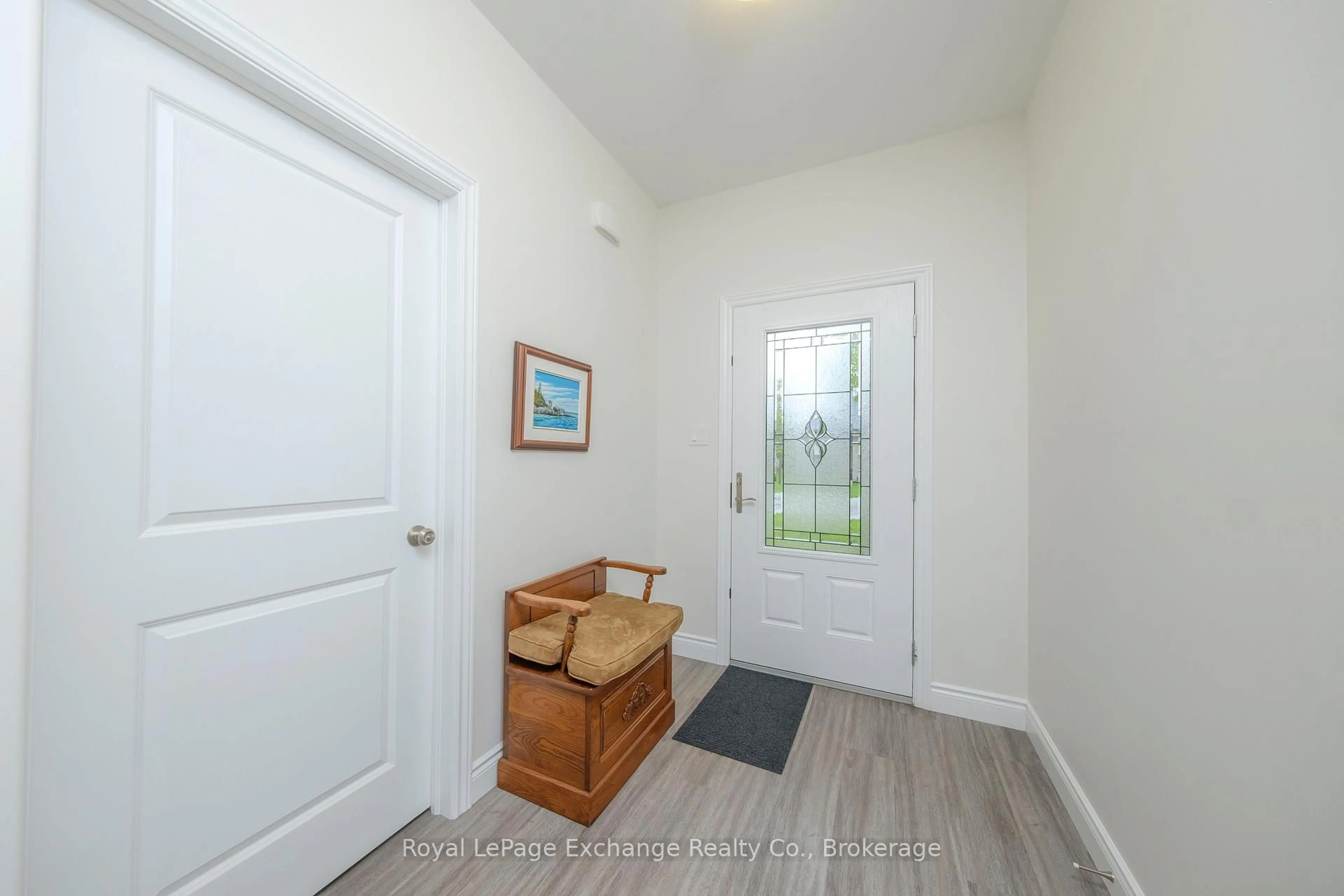 Indoor entryway for 775 Campbell Ave #12, Kincardine Ontario N2Z 1W1