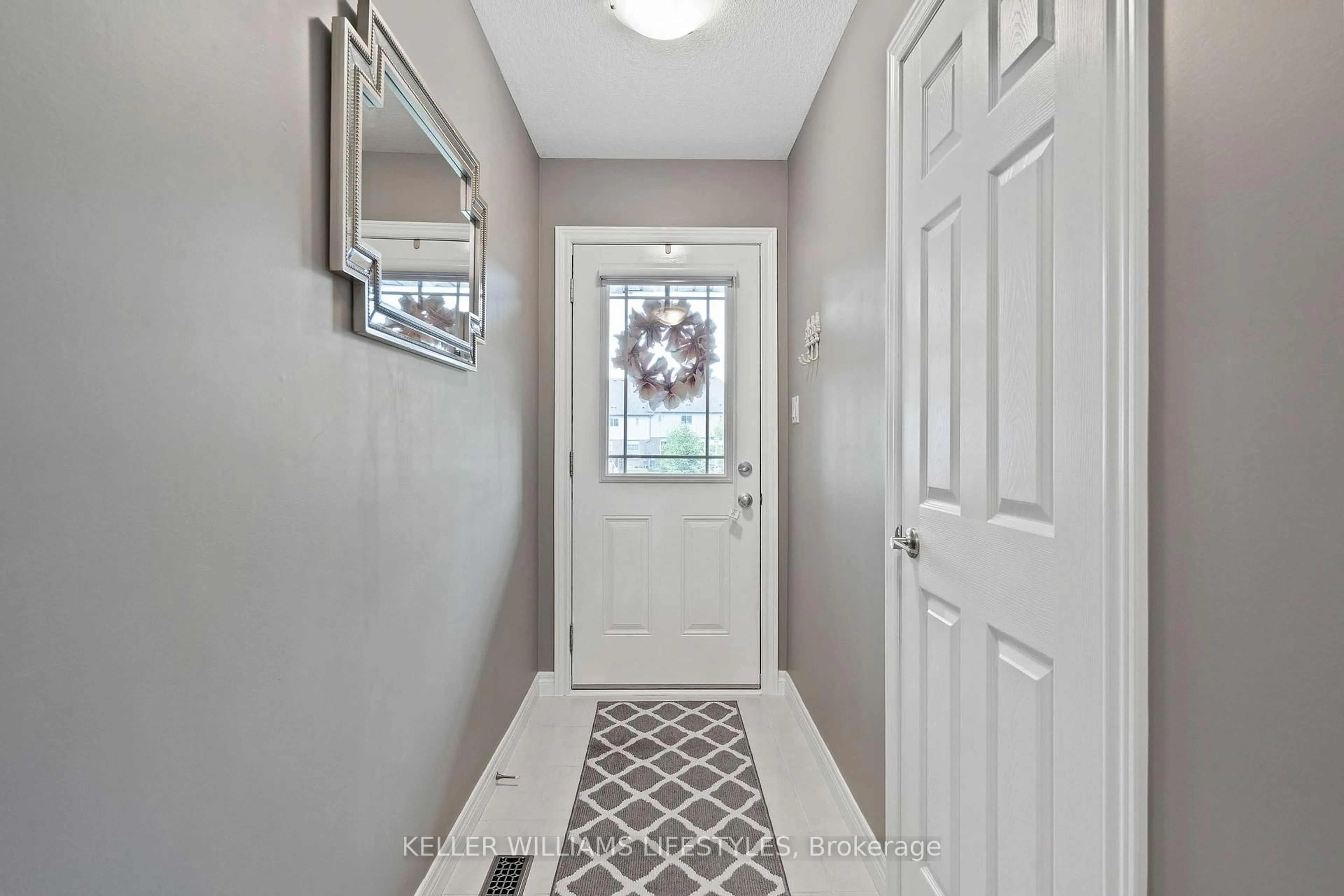 Indoor entryway for 1220 Riverbend Rd #21, London South Ontario N6K 0G5