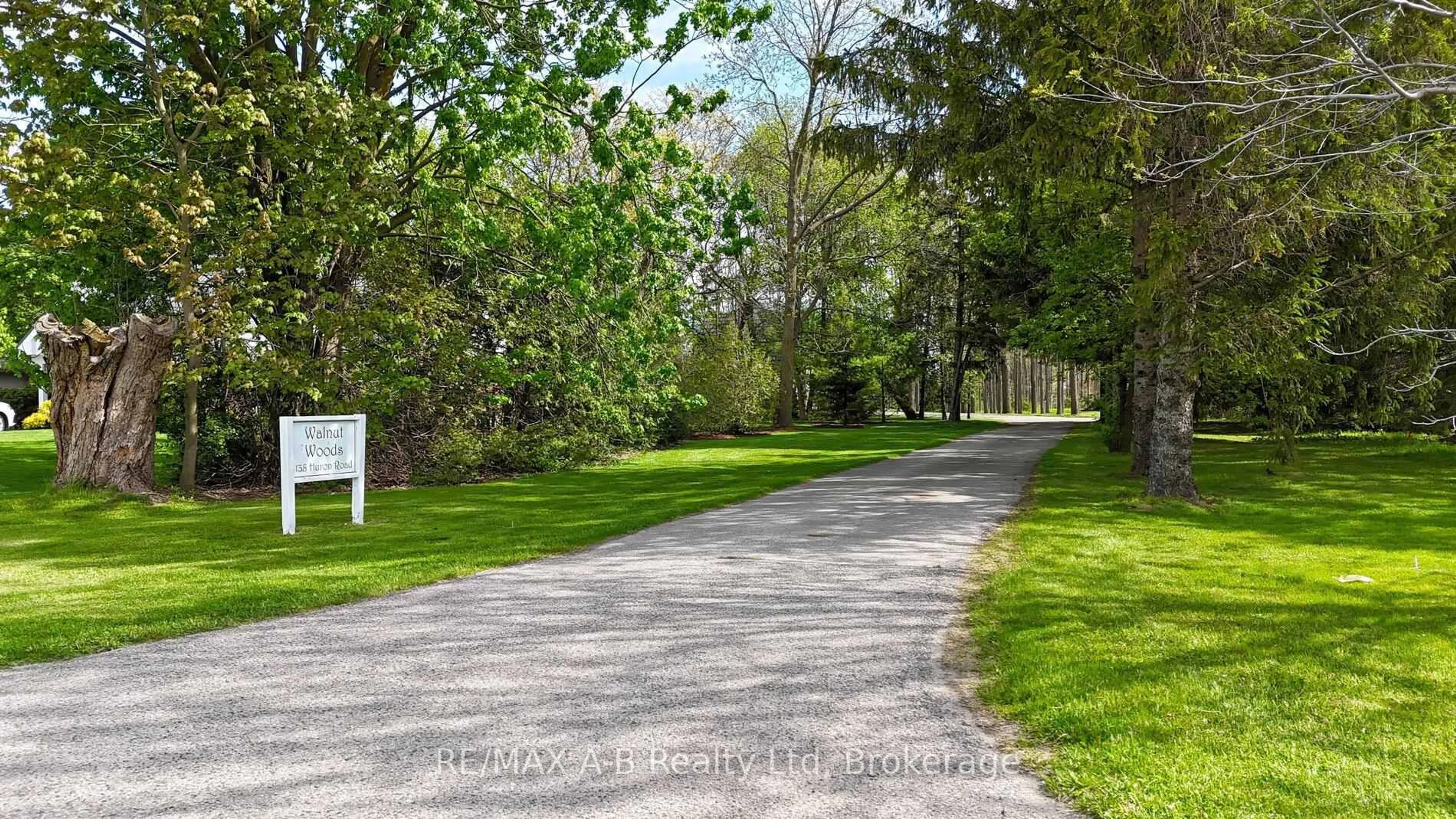 Unknown for 138 Huron Rd, Perth South Ontario N0K 1X0