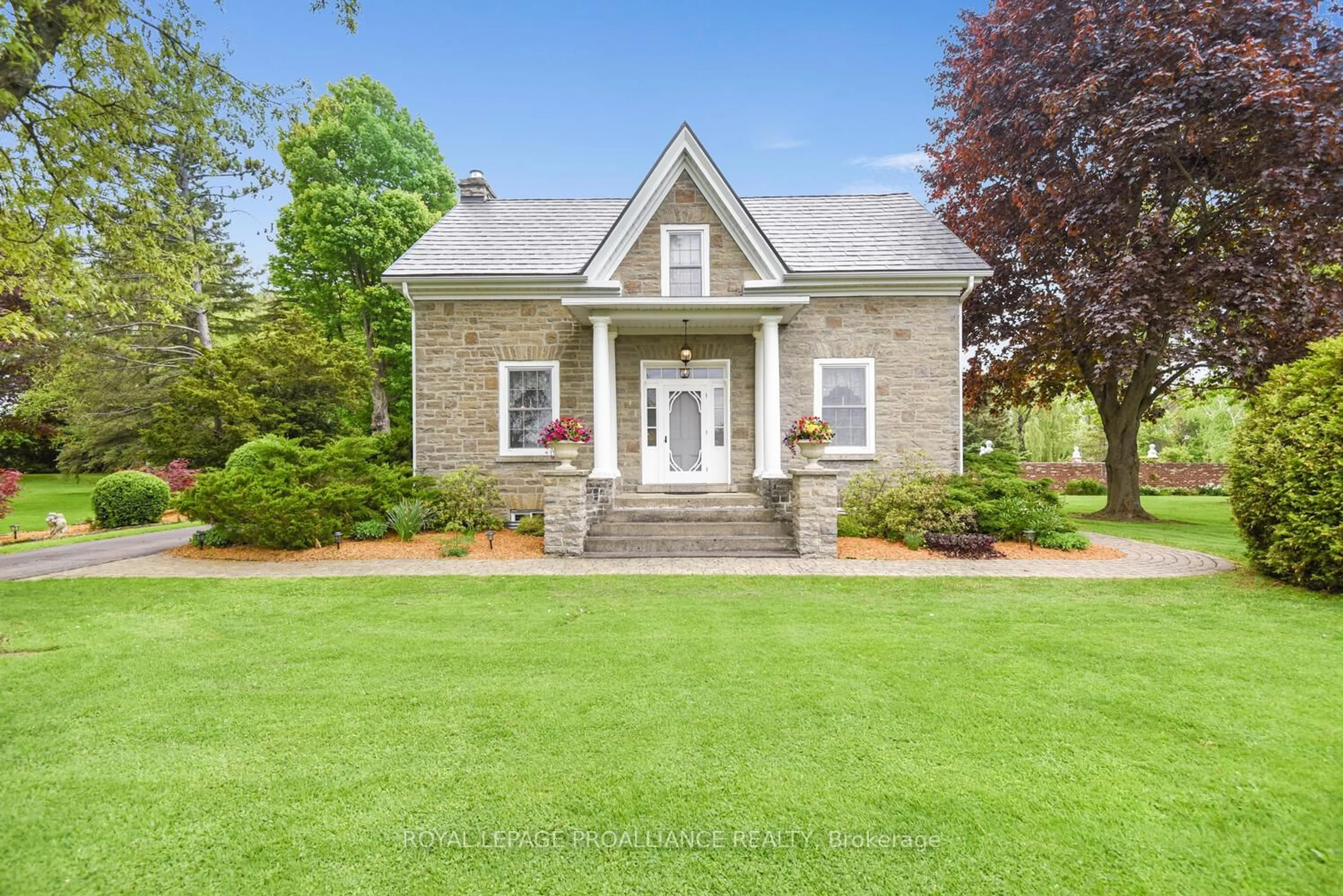 Home with brick exterior material, building for 5726 Fairfield Rd, Elizabethtown-Kitley Ontario K6V 5T5