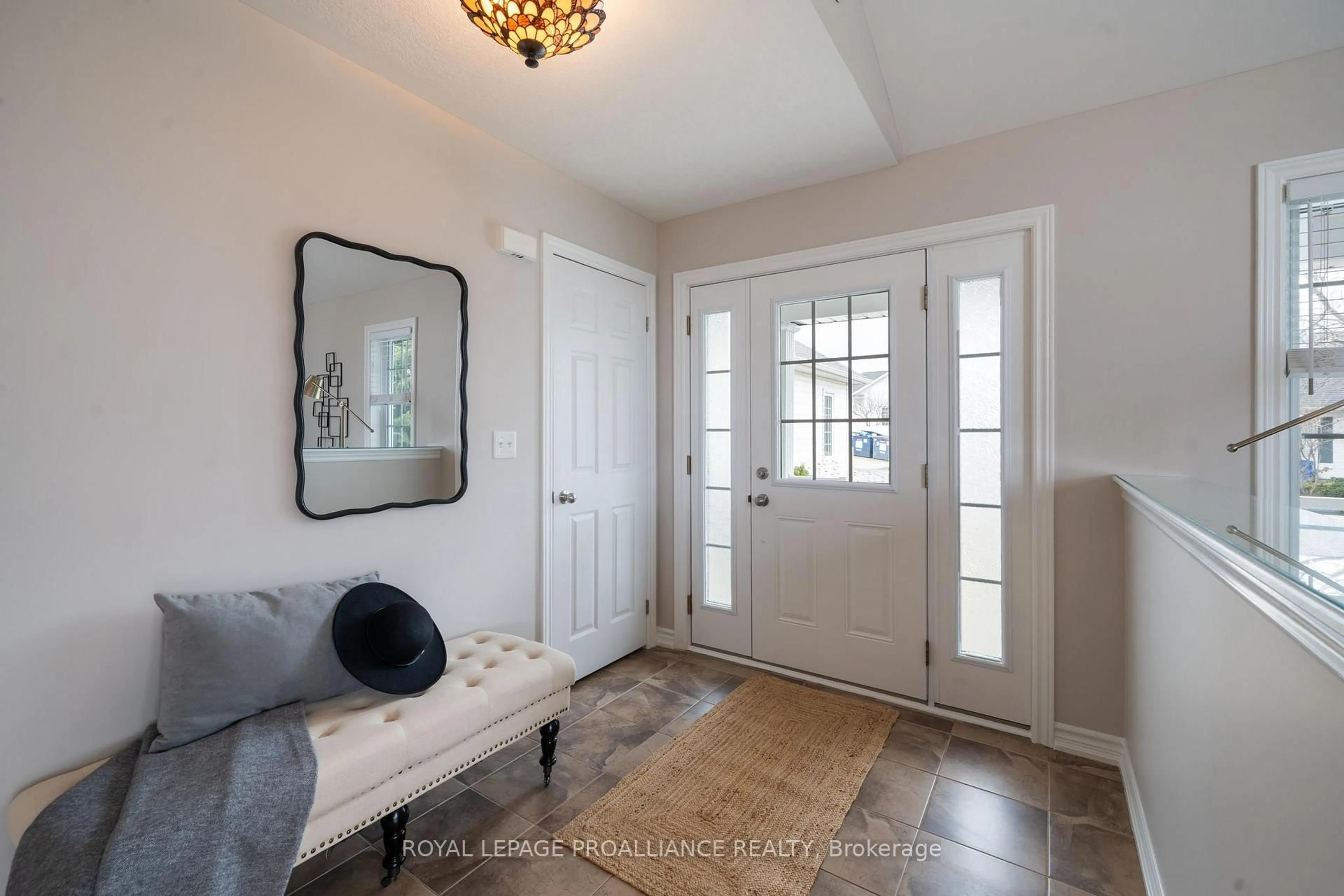Indoor entryway for 325 Densmore Rd #703, Cobourg Ontario K9A 0E4