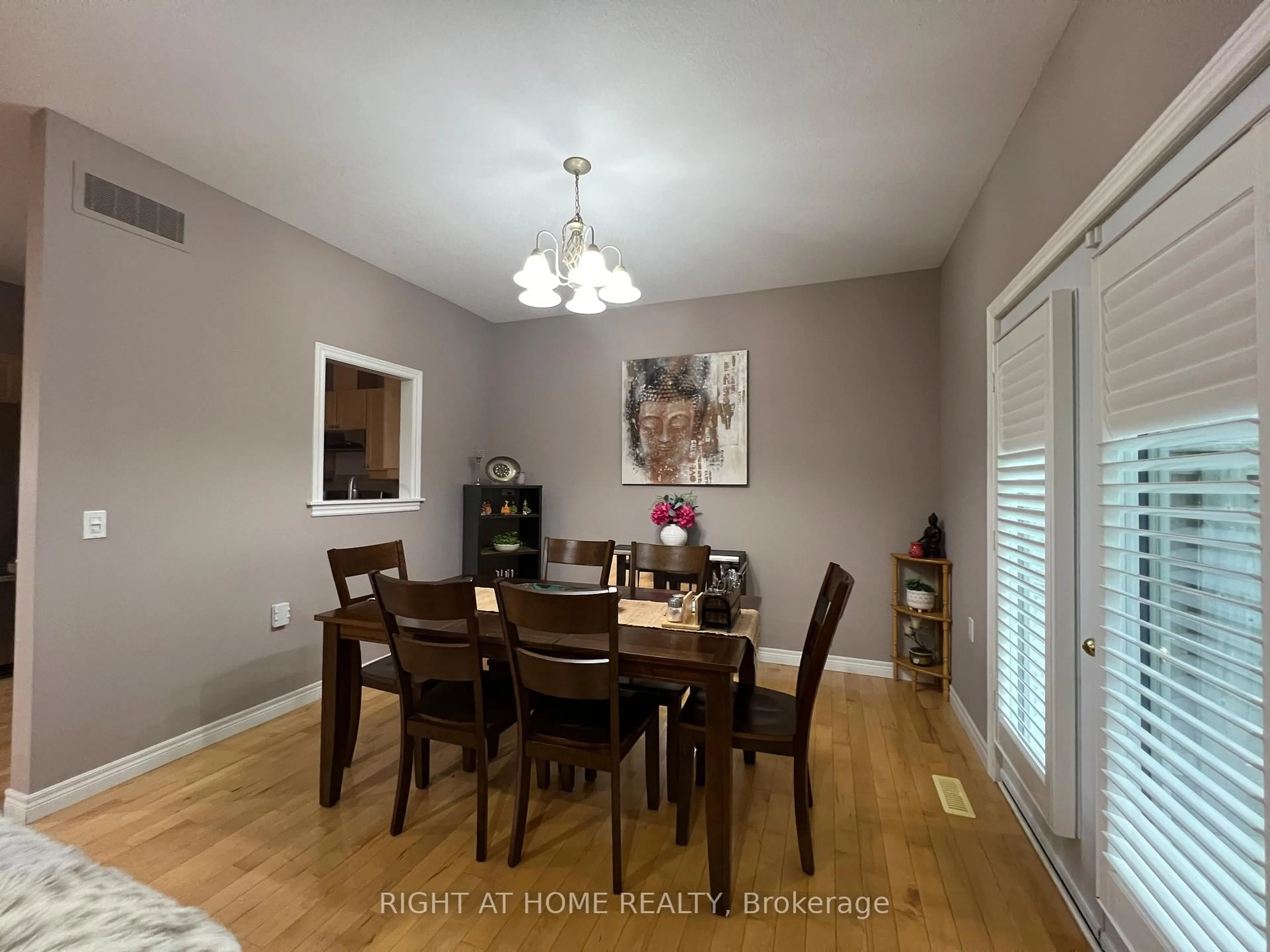 Dining room, wood/laminate floor for 1574 Richmond St #7, London North Ontario N6G 5H7