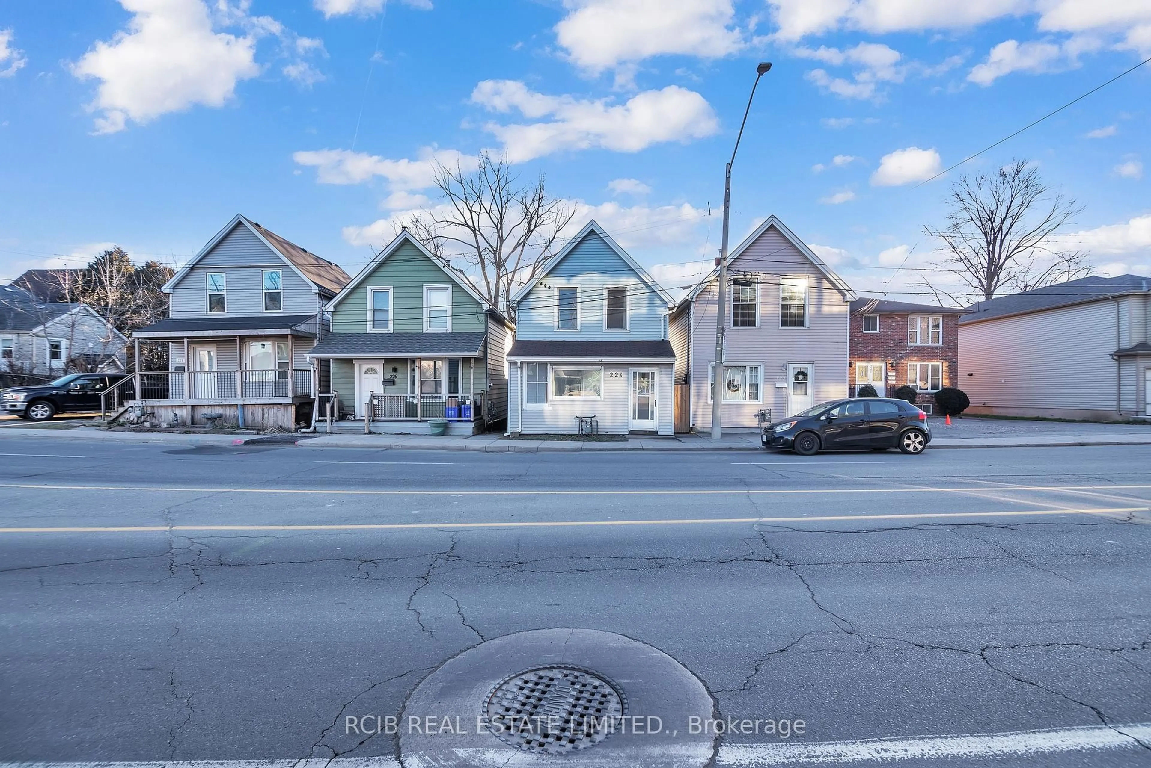 A pic from outside/outdoor area/front of a property/back of a property/a pic from drone, street for 224 Burlington St, Hamilton Ontario L8L 4H1