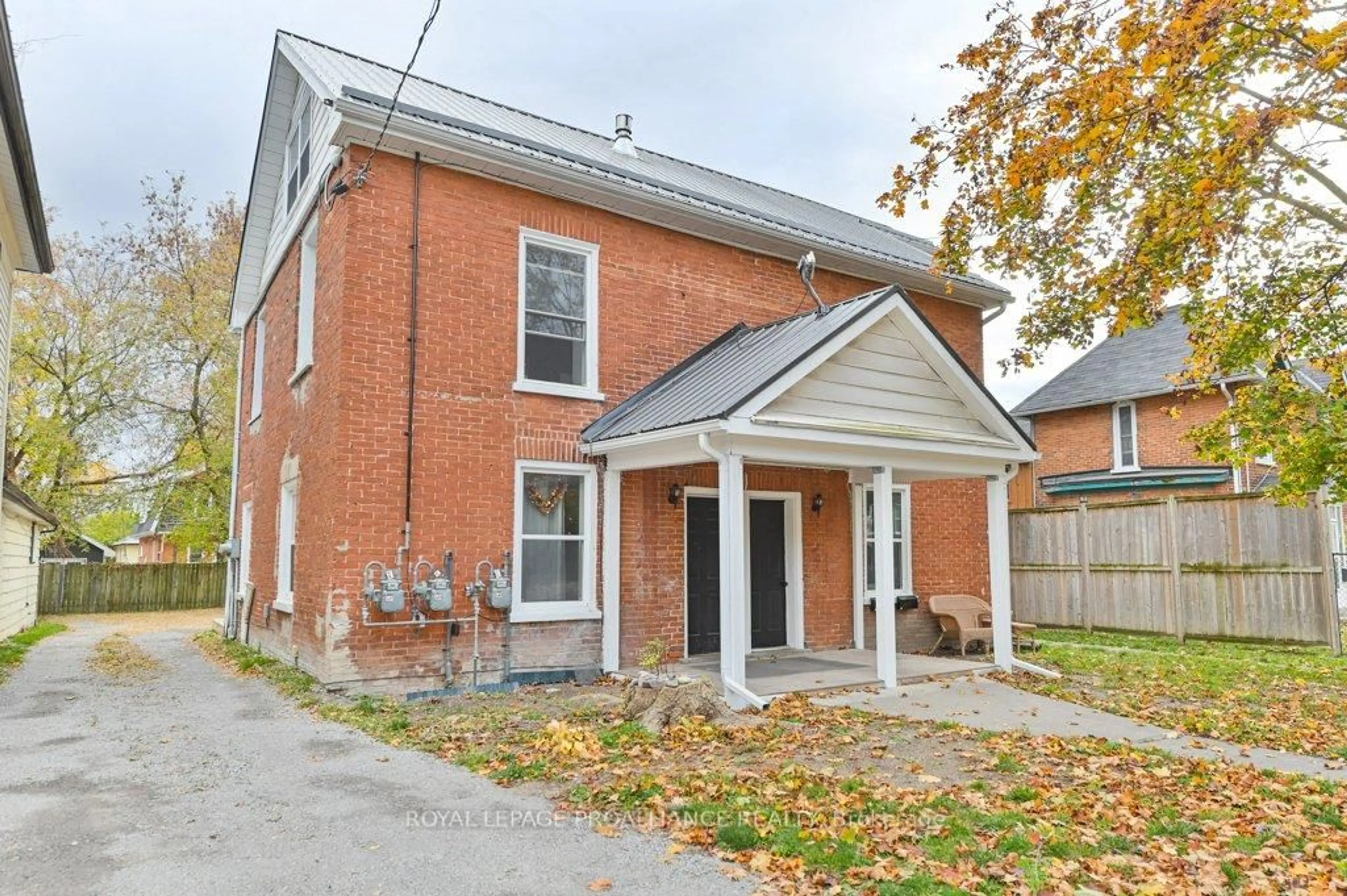 Home with brick exterior material, building for 91 Bridge St, Belleville Ontario K8P 1J4