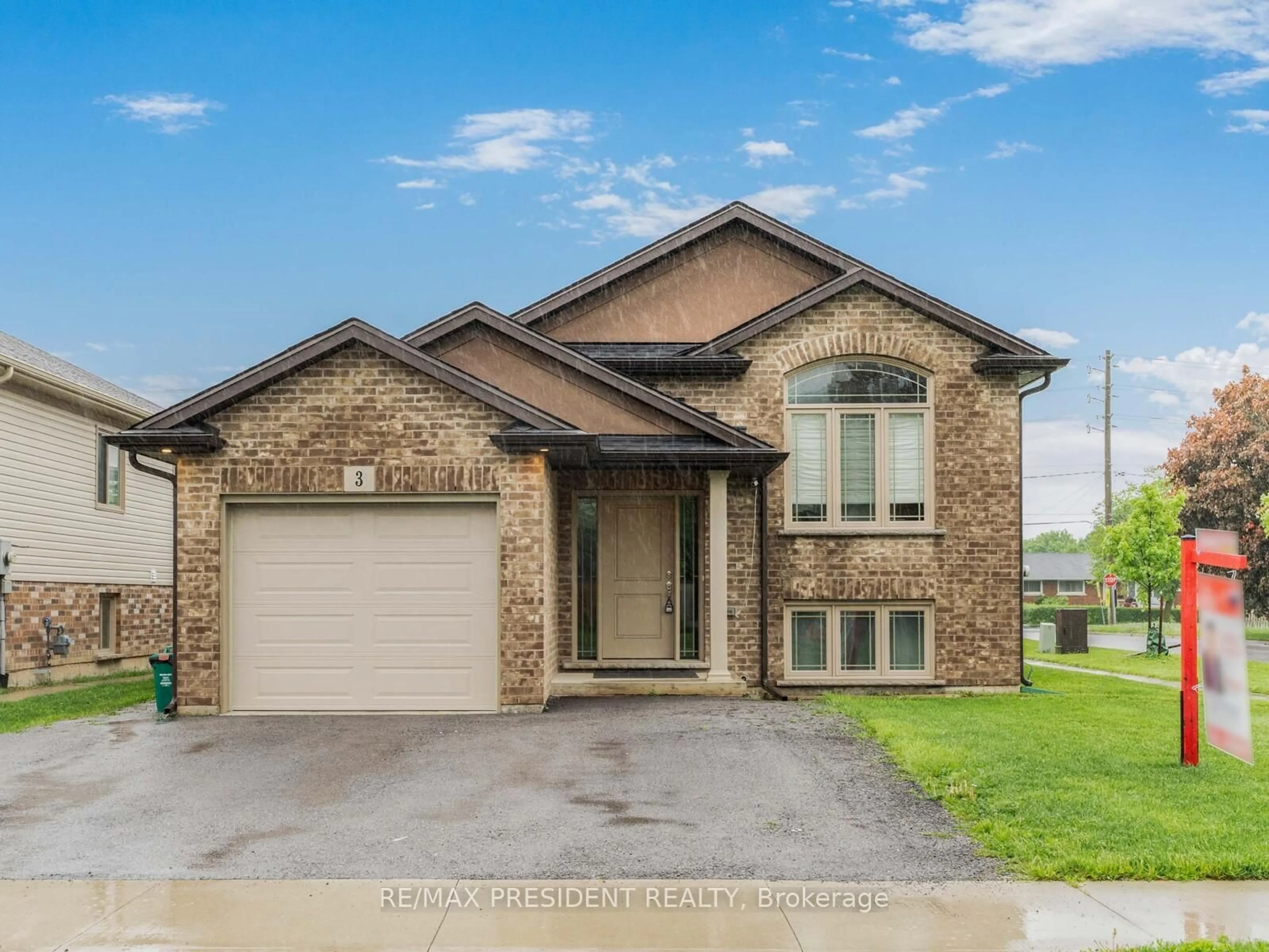 Home with brick exterior material, street for 3 Berkshire Dr, St. Catharines Ontario L2M 3Y3