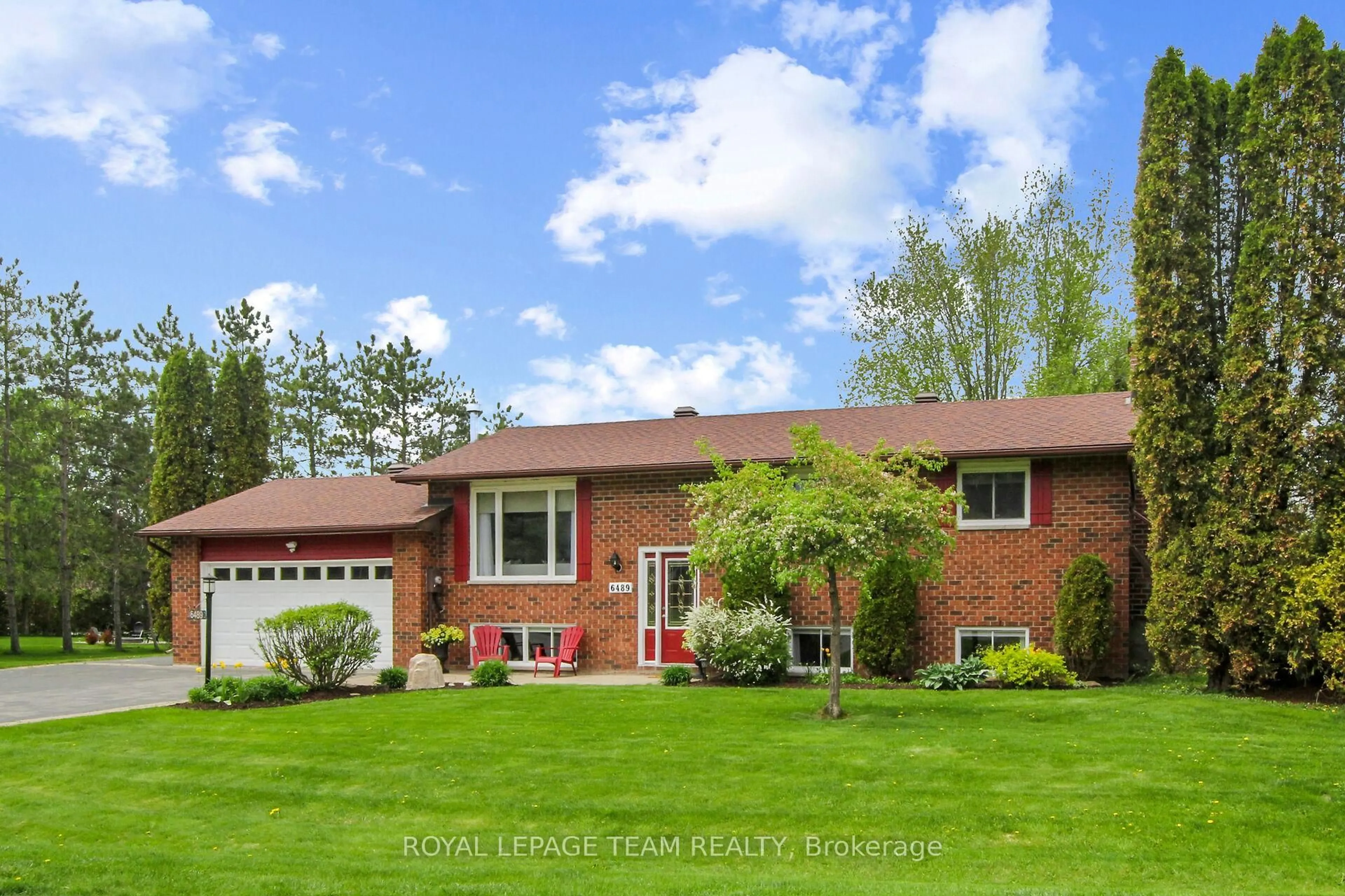 Home with brick exterior material, unknown for 6489 Doctor Blair Cres, North Gower Ontario K0A 2T0
