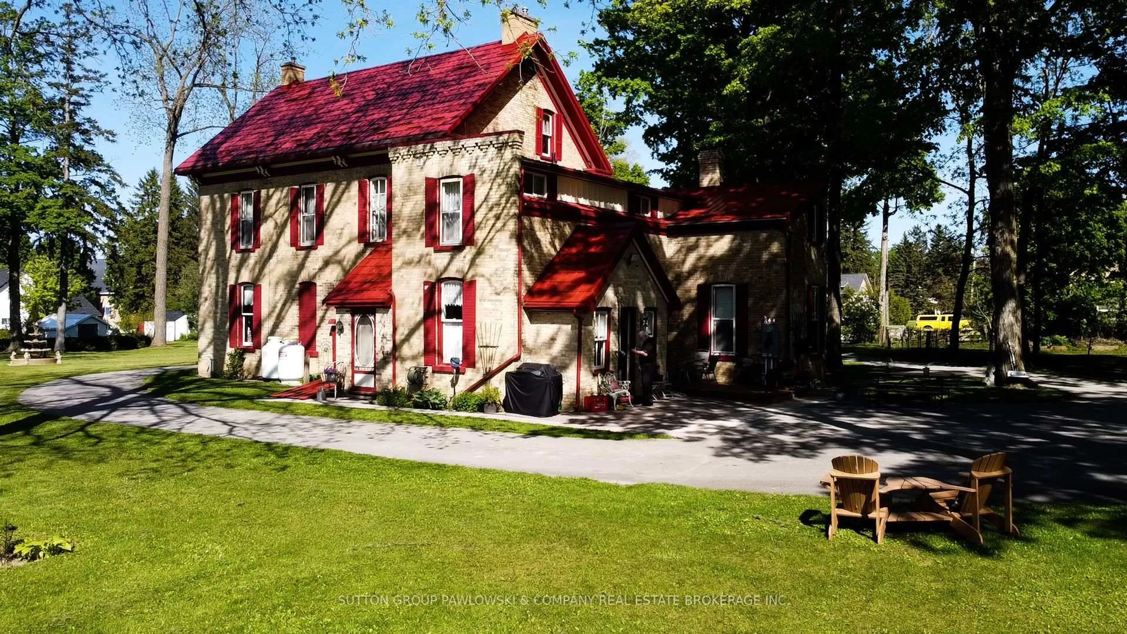 Patio, building for 1 Jessie St, Huron-Kinloss Ontario N0G 2R0