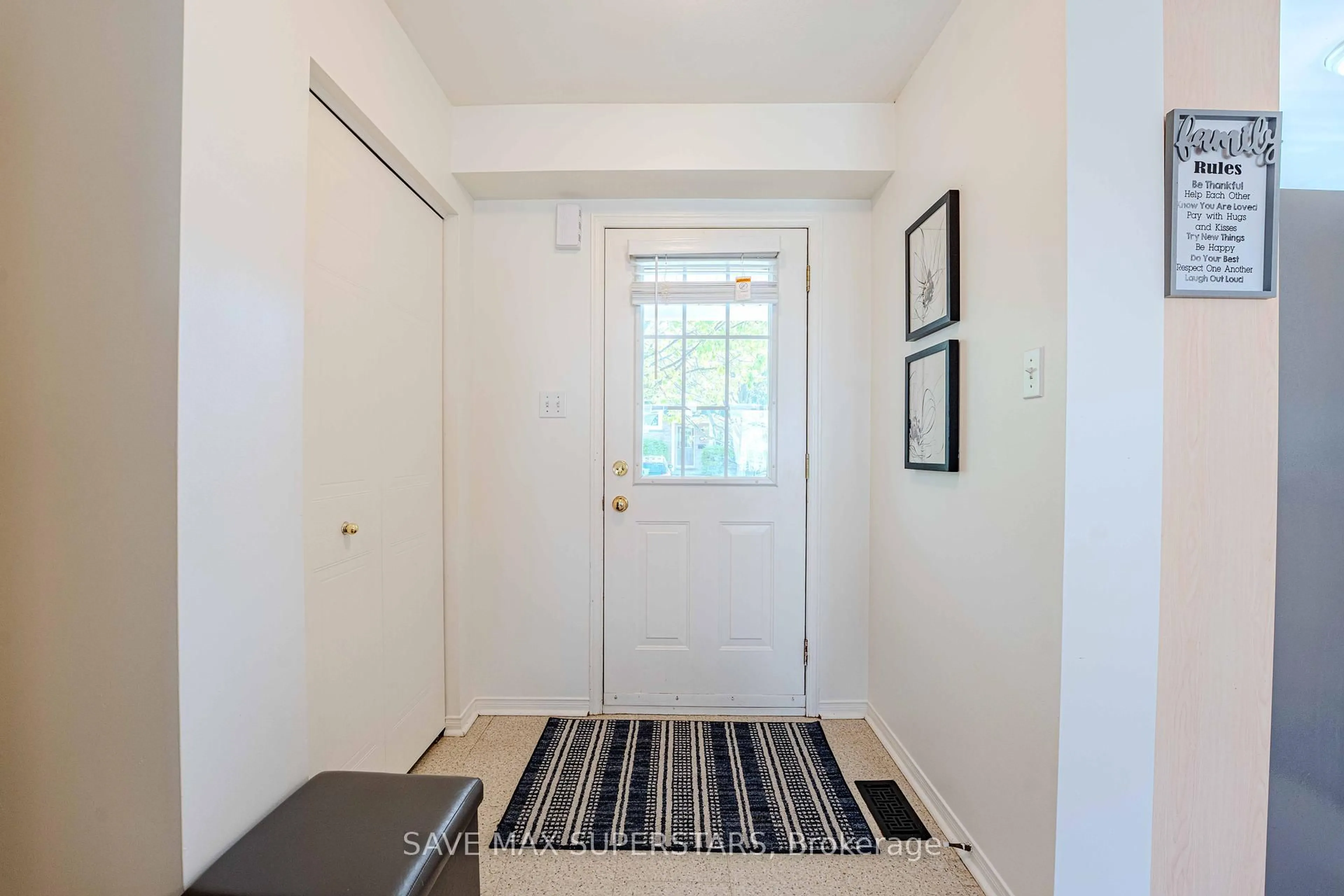 Indoor entryway for 240 London Rd #95, Guelph Ontario N1H 8N8