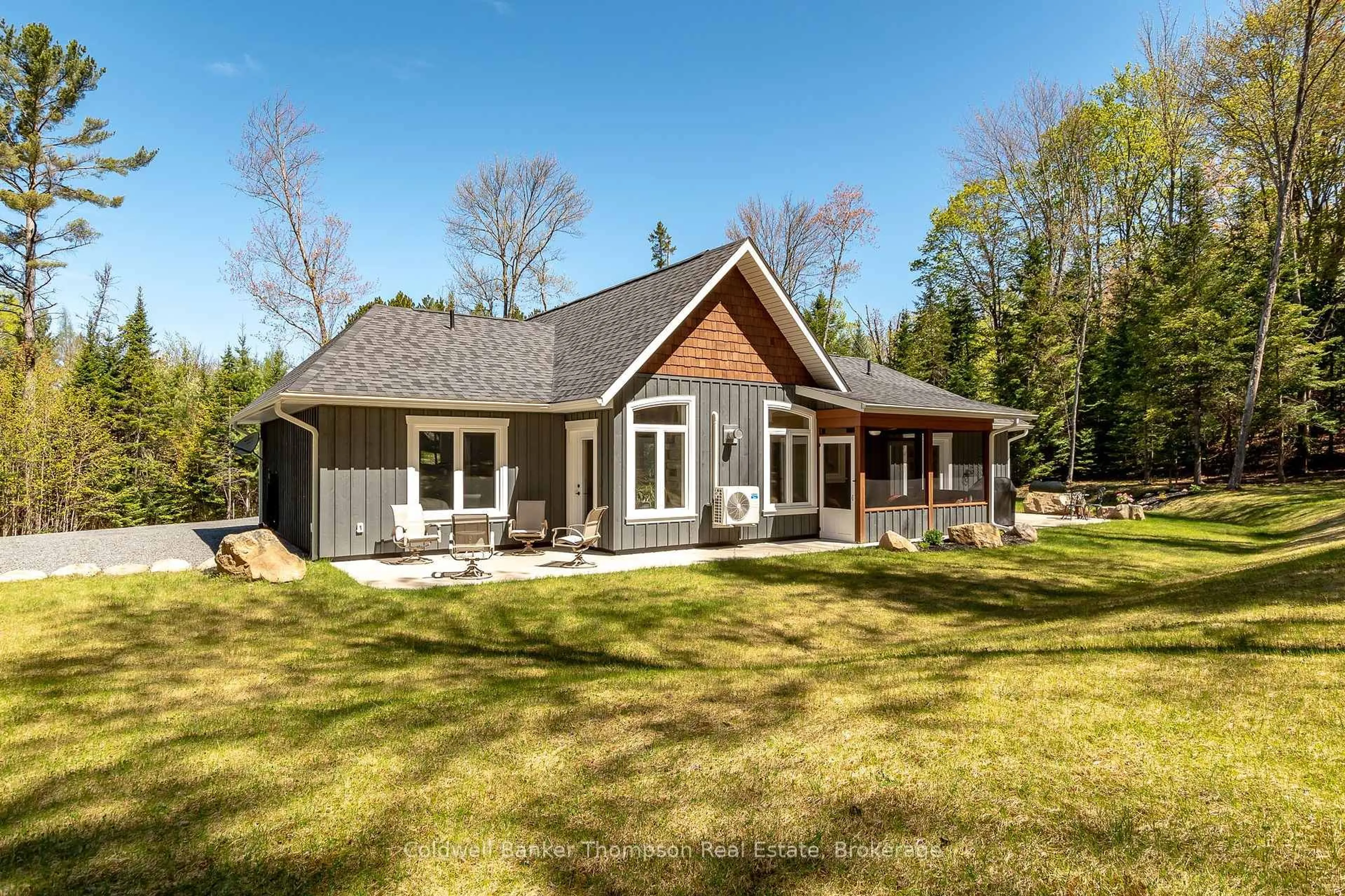 Home with vinyl exterior material, unknown for 1025 South Waseosa Lake Rd, Huntsville Ontario P1H 2N5