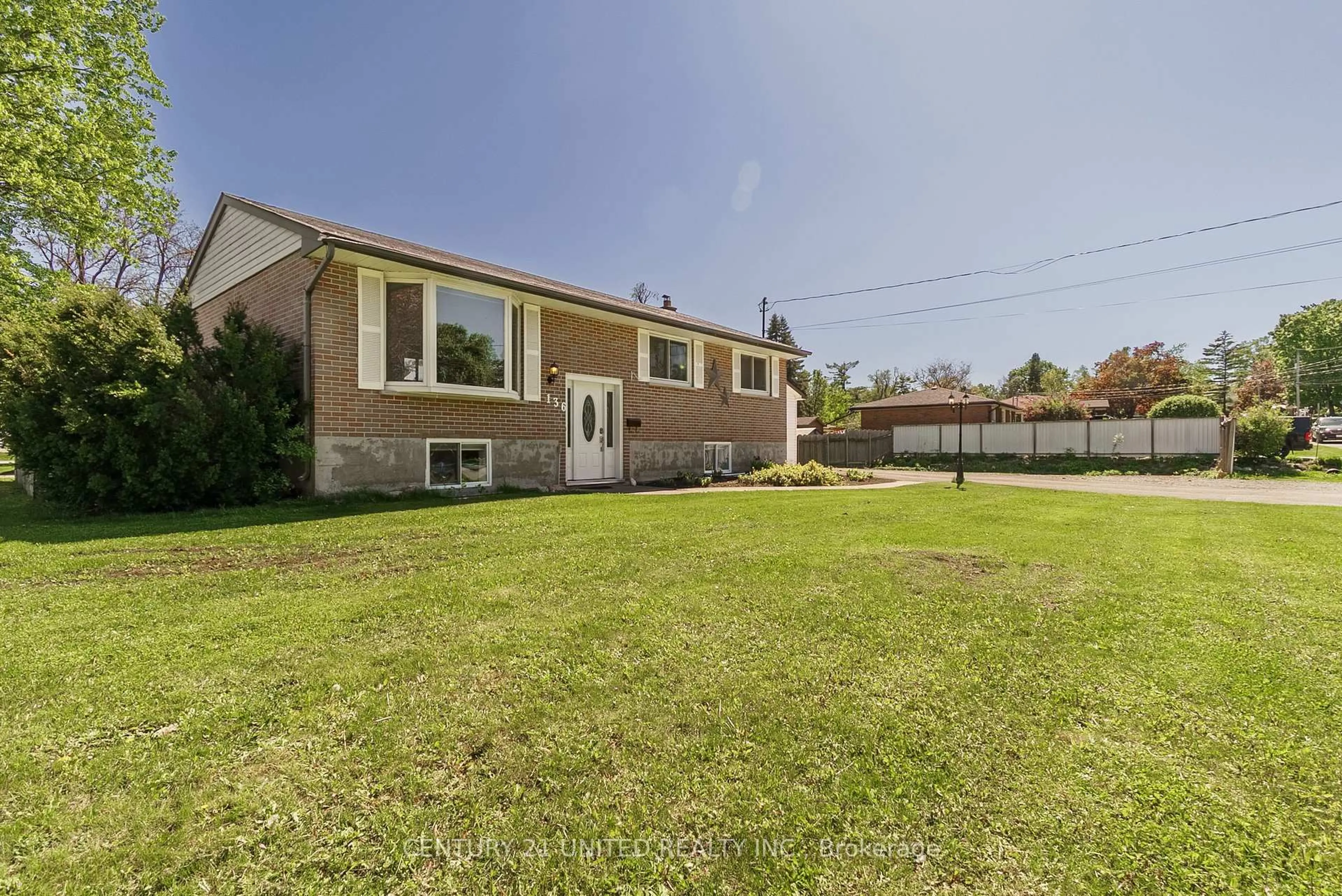 A pic from outside/outdoor area/front of a property/back of a property/a pic from drone, street for 136 Parkdale Ave, Selwyn Ontario K9L 1K4