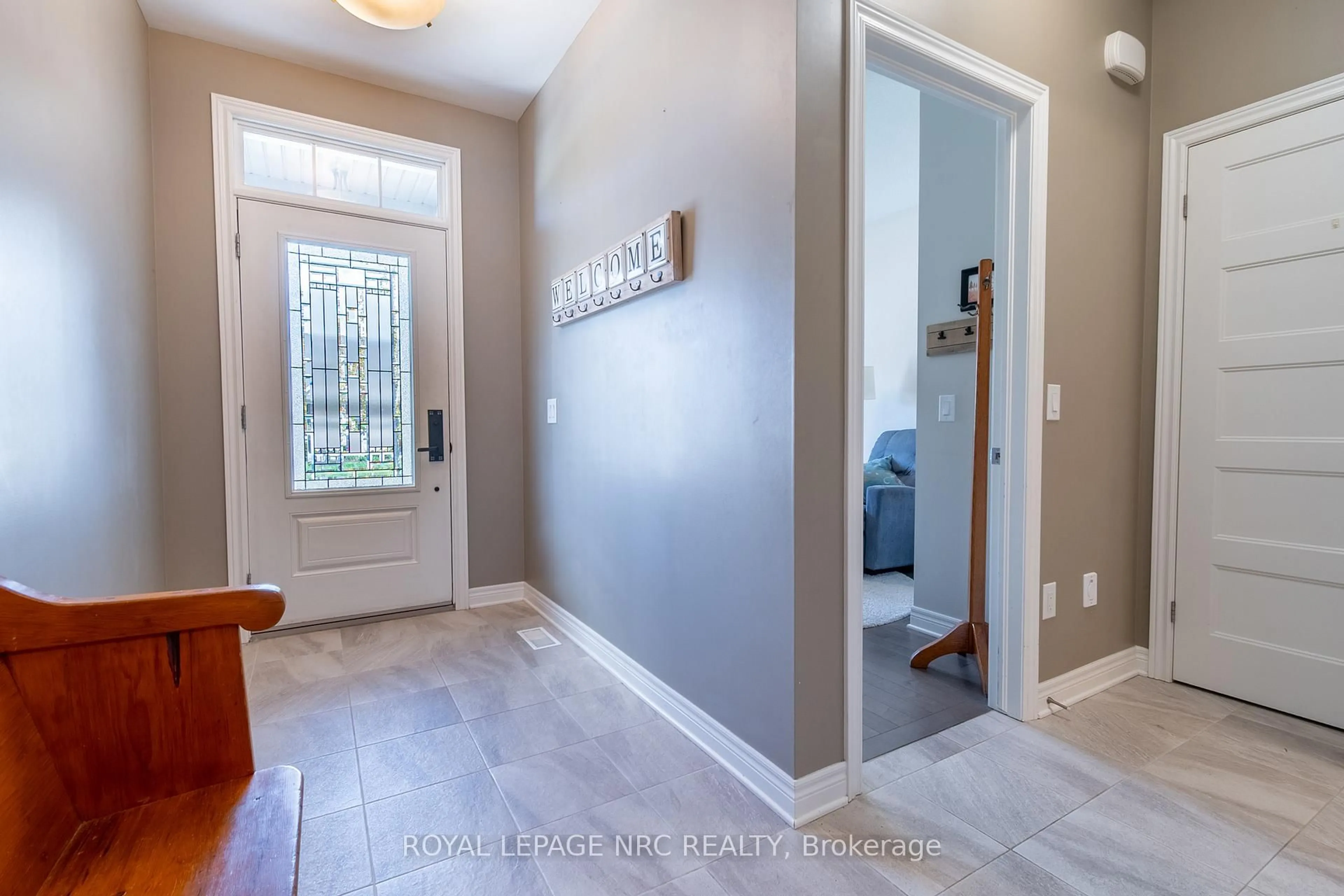 Indoor entryway for 3 Andrew Lane, Thorold Ontario L2V 0E3