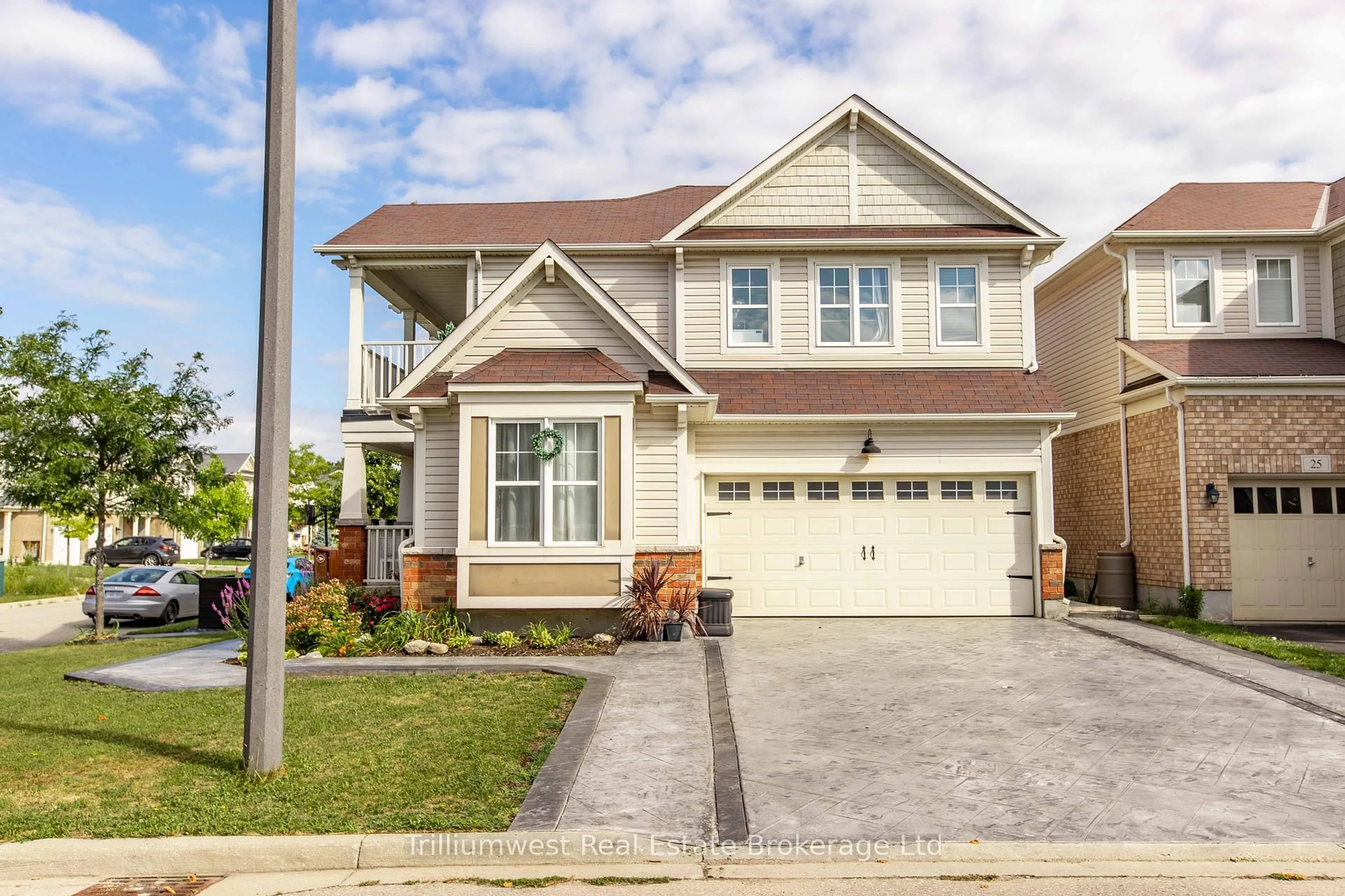 Home with vinyl exterior material, street for 205 Holland Circ, Cambridge Ontario N3C 0E1