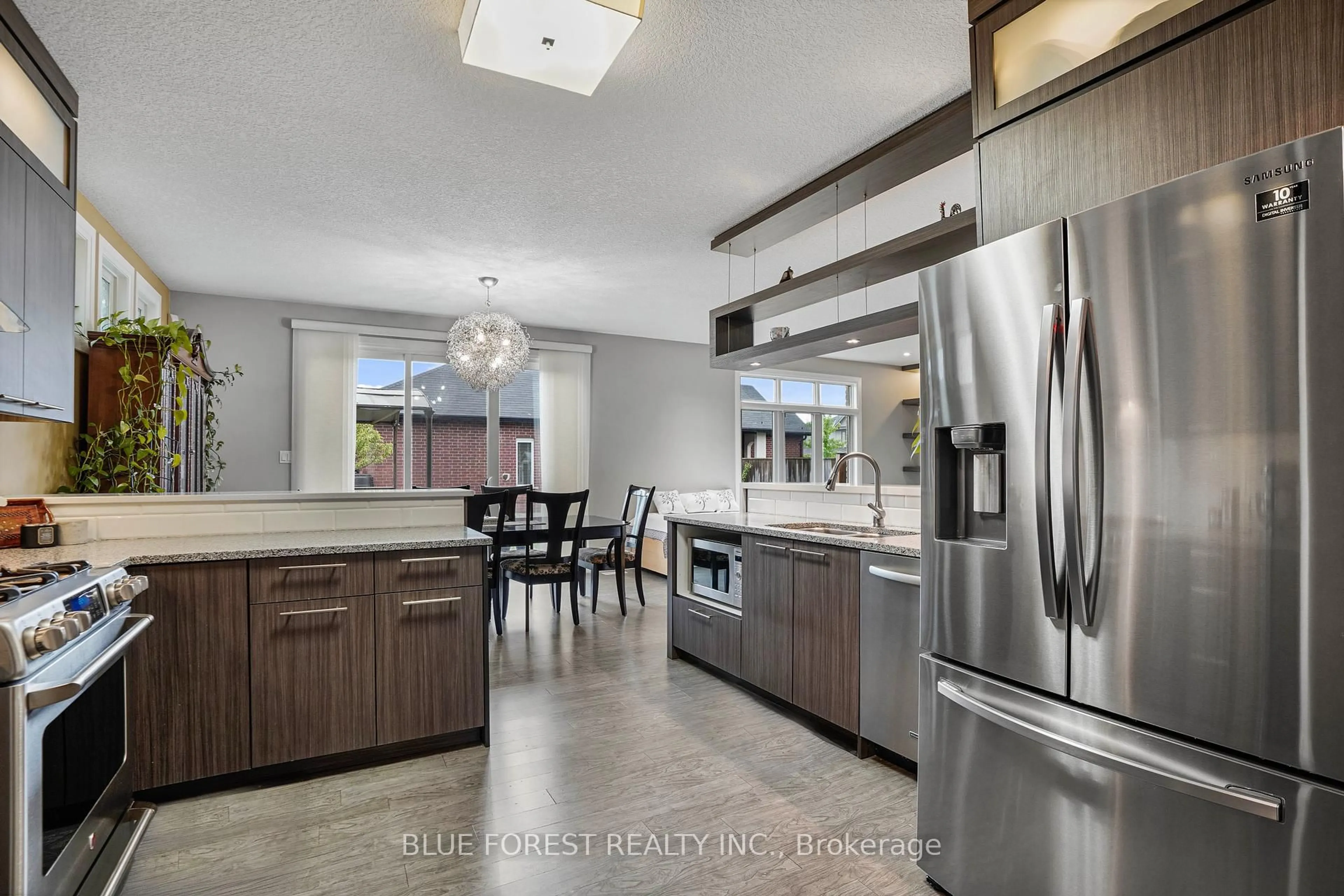 Open concept kitchen, ceramic/tile floor for 1511 NORTH WENIGE Dr, London North Ontario N5X 0J4