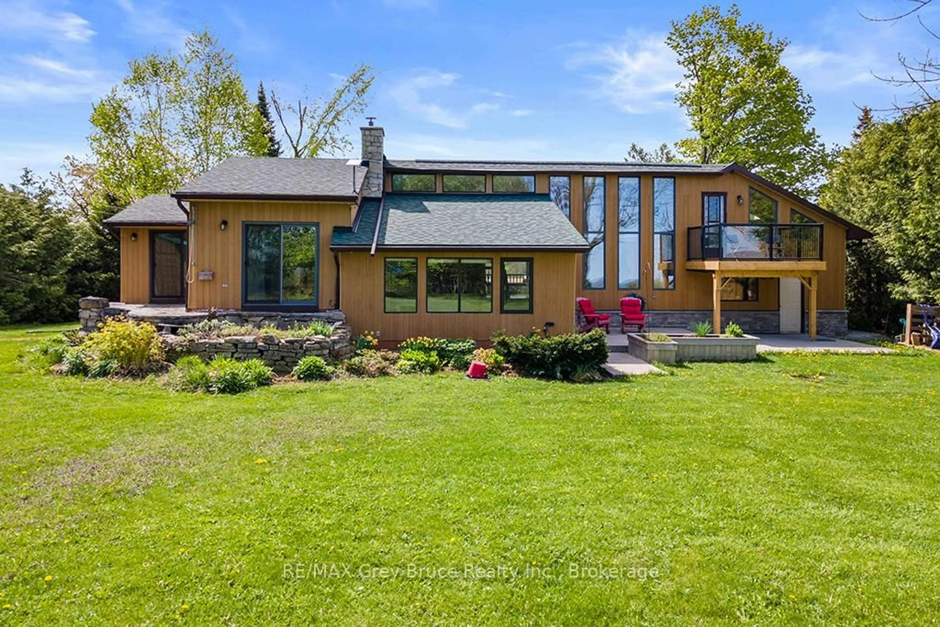 Home with brick exterior material, unknown for 123 Graham's Hill Rd, Georgian Bluffs Ontario N0H 2T0