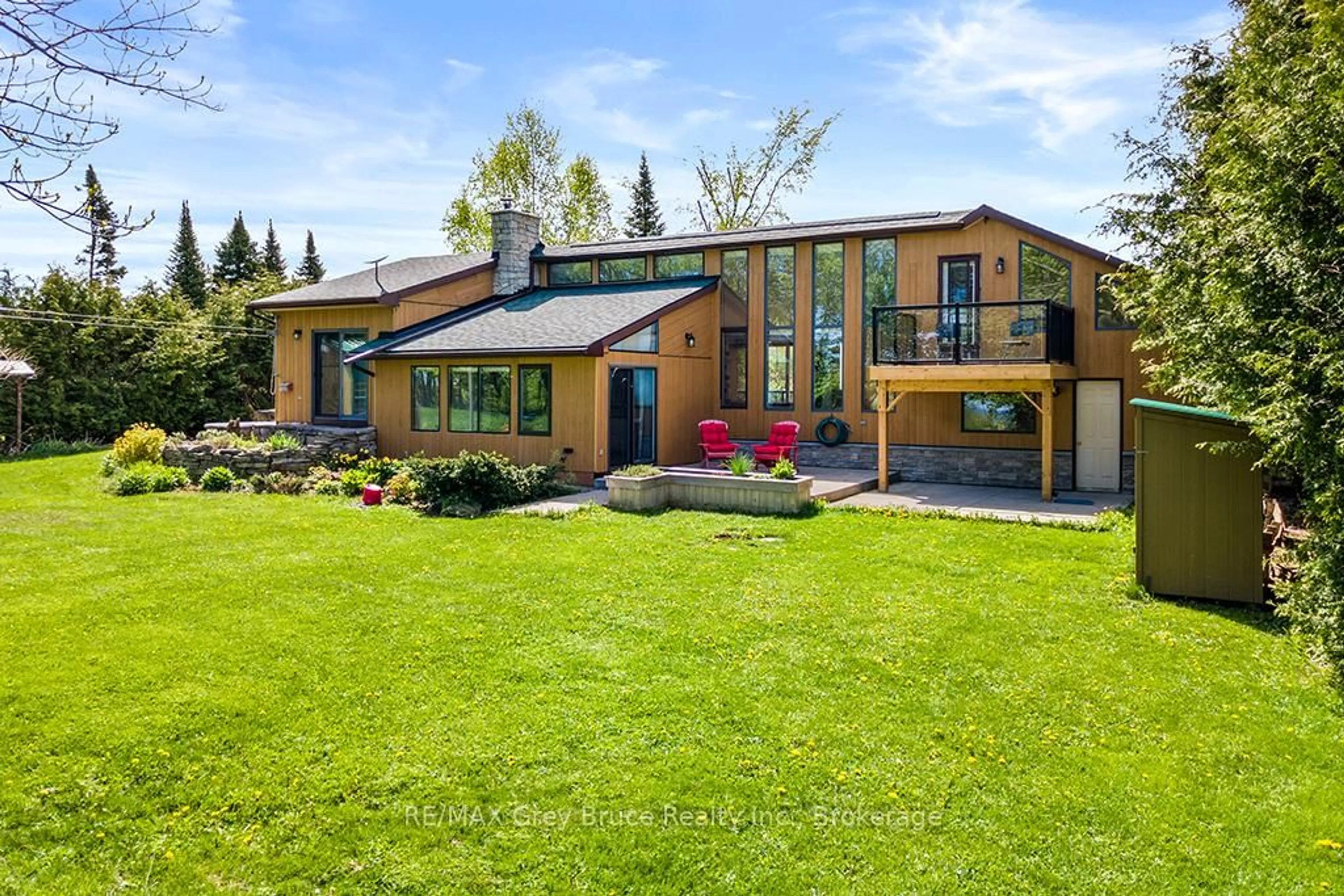Home with brick exterior material, unknown for 123 Graham's Hill Rd, Georgian Bluffs Ontario N0H 2T0