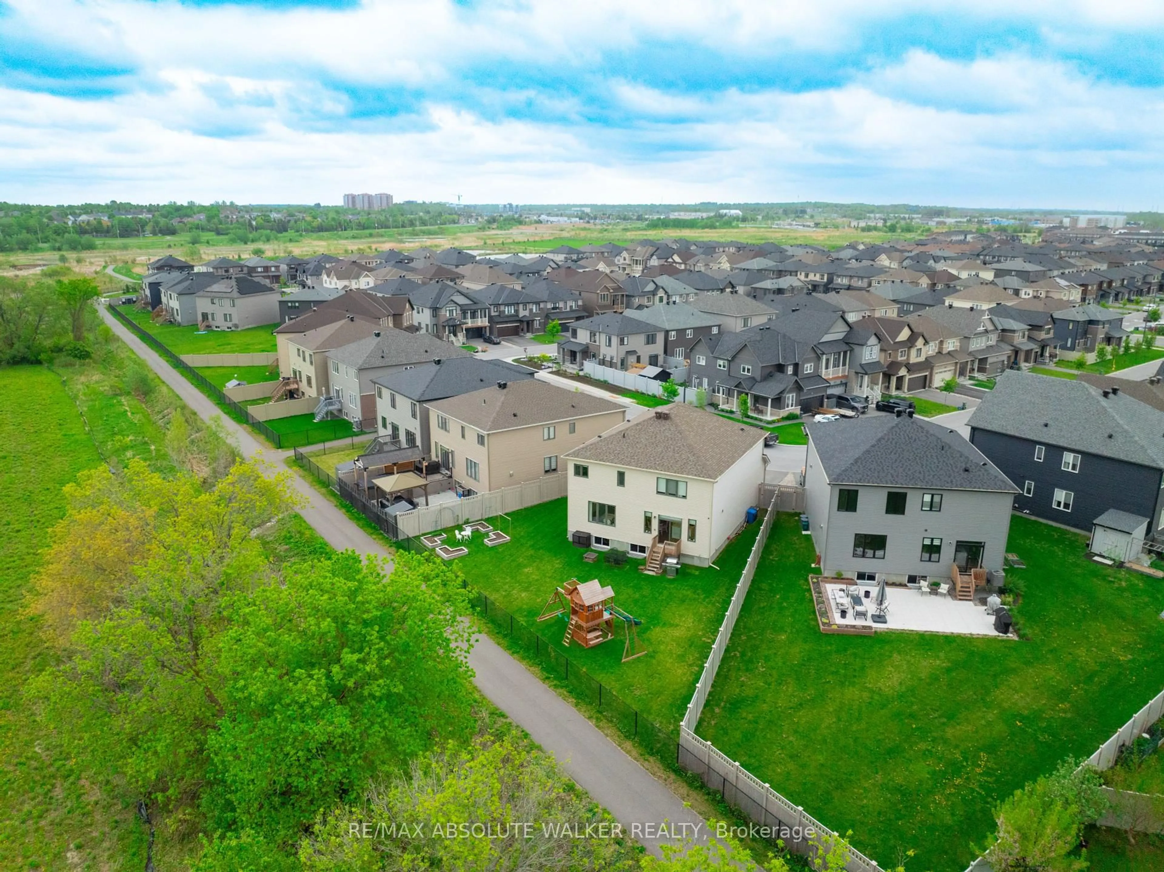 A pic from outside/outdoor area/front of a property/back of a property/a pic from drone, street for 27 Eramosa Cres, Kanata Ontario K2T 0R3