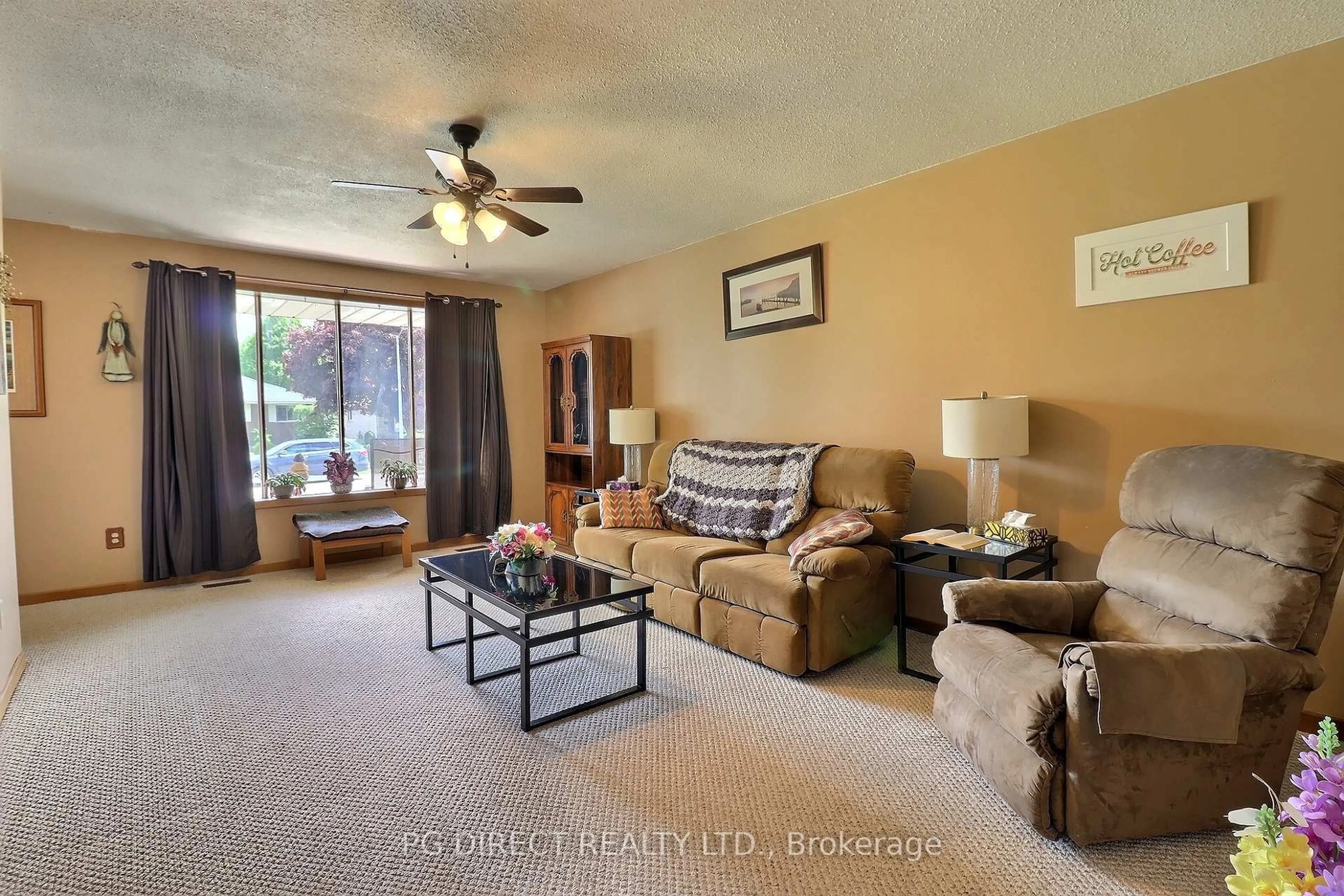 Living room with furniture, unknown for 5 Denrich Ave, Tillsonburg Ontario N4G 4V9