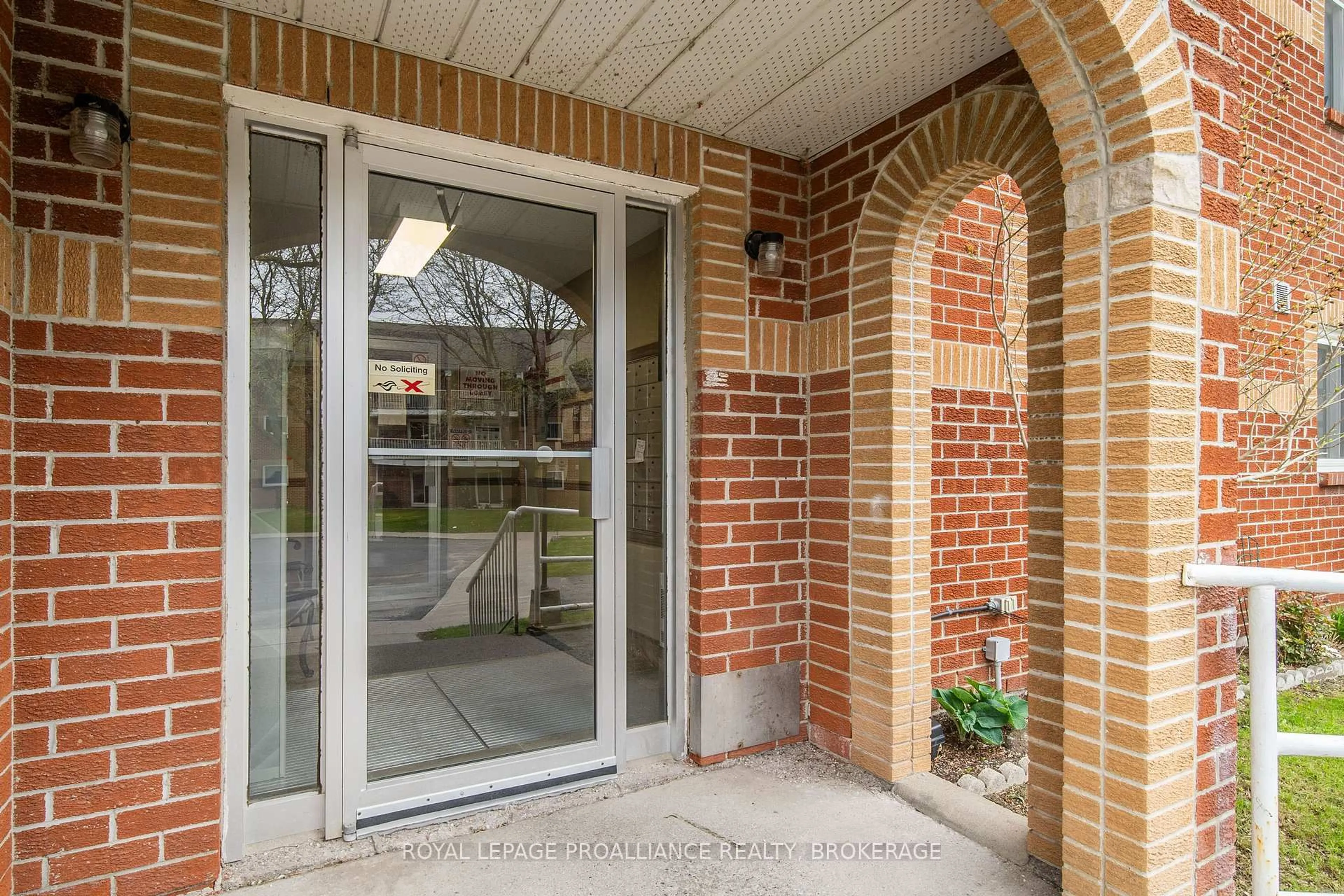 Indoor entryway for 561 Armstrong Rd #115, Kingston Ontario K7M 8J9