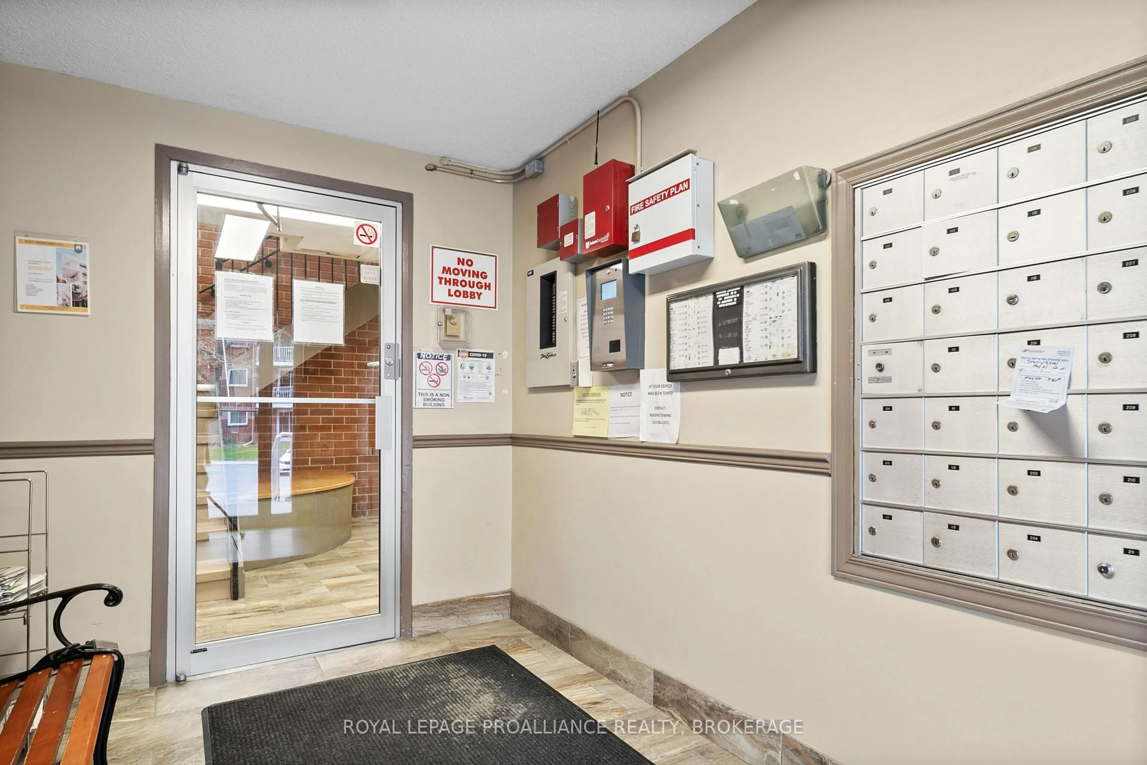 Indoor foyer for 561 Armstrong Rd #115, Kingston Ontario K7M 8J9