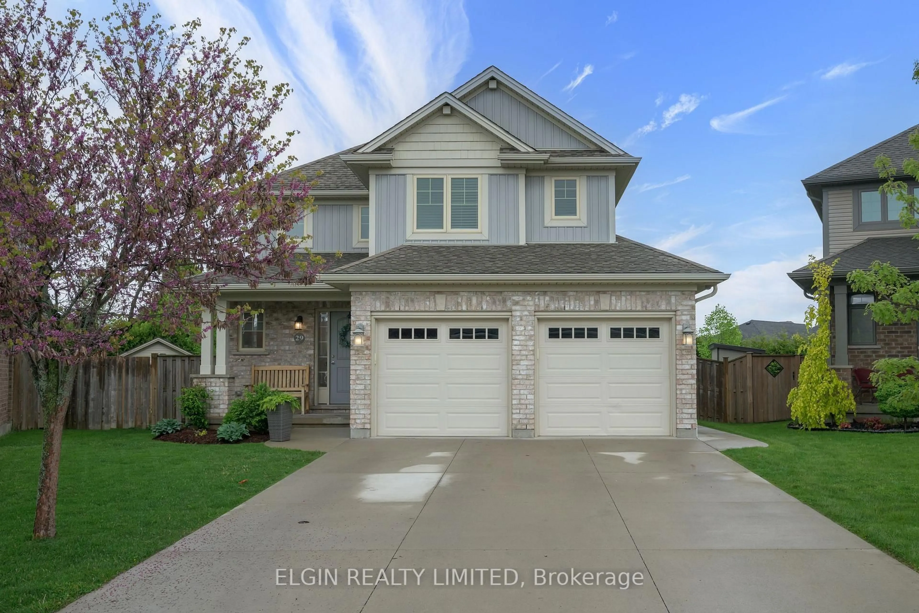 Home with vinyl exterior material, street for 29 Bridle Path St, St. Thomas Ontario N5R 0B4