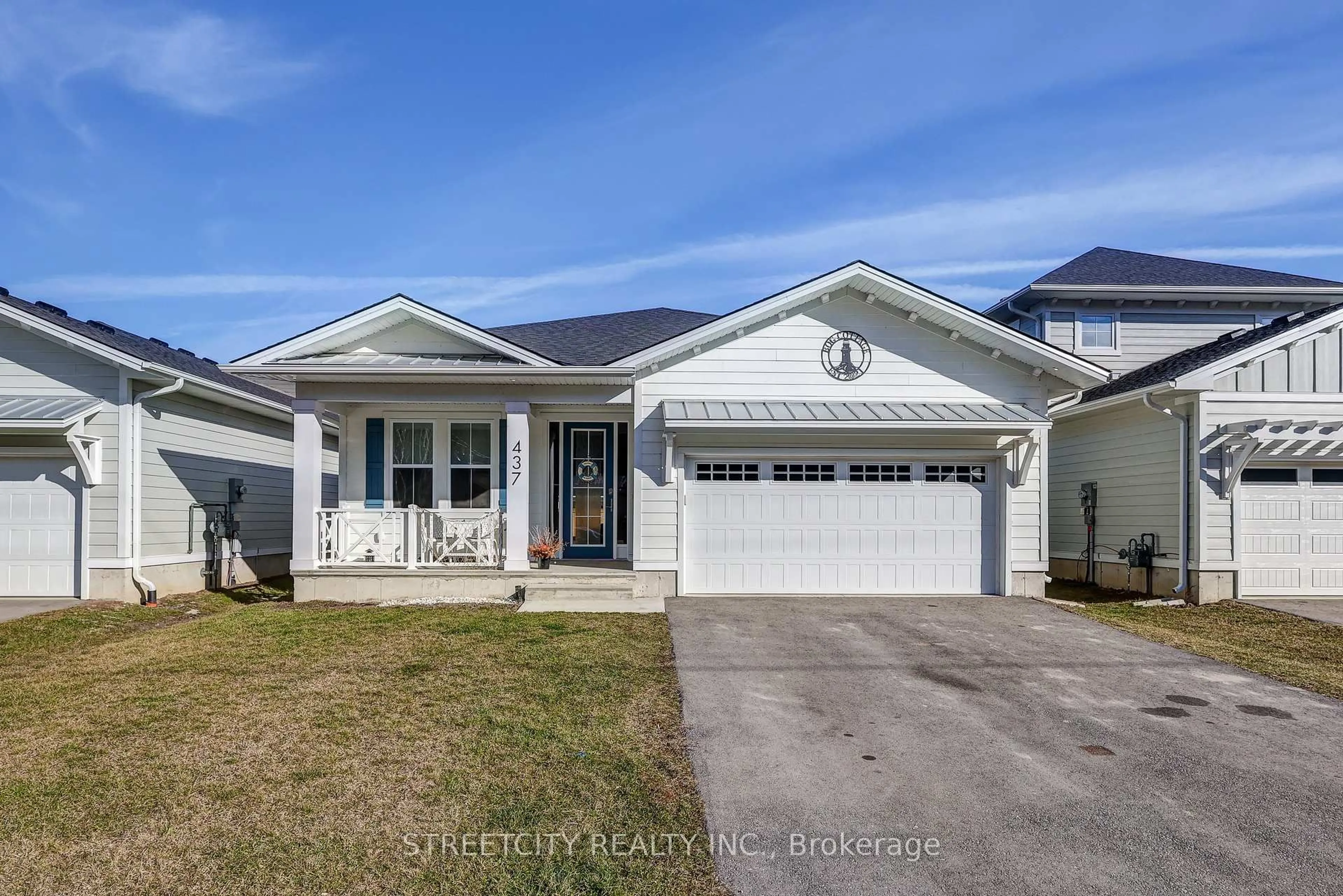Home with vinyl exterior material, street for 437 George St, Central Elgin Ontario N5L 0B1