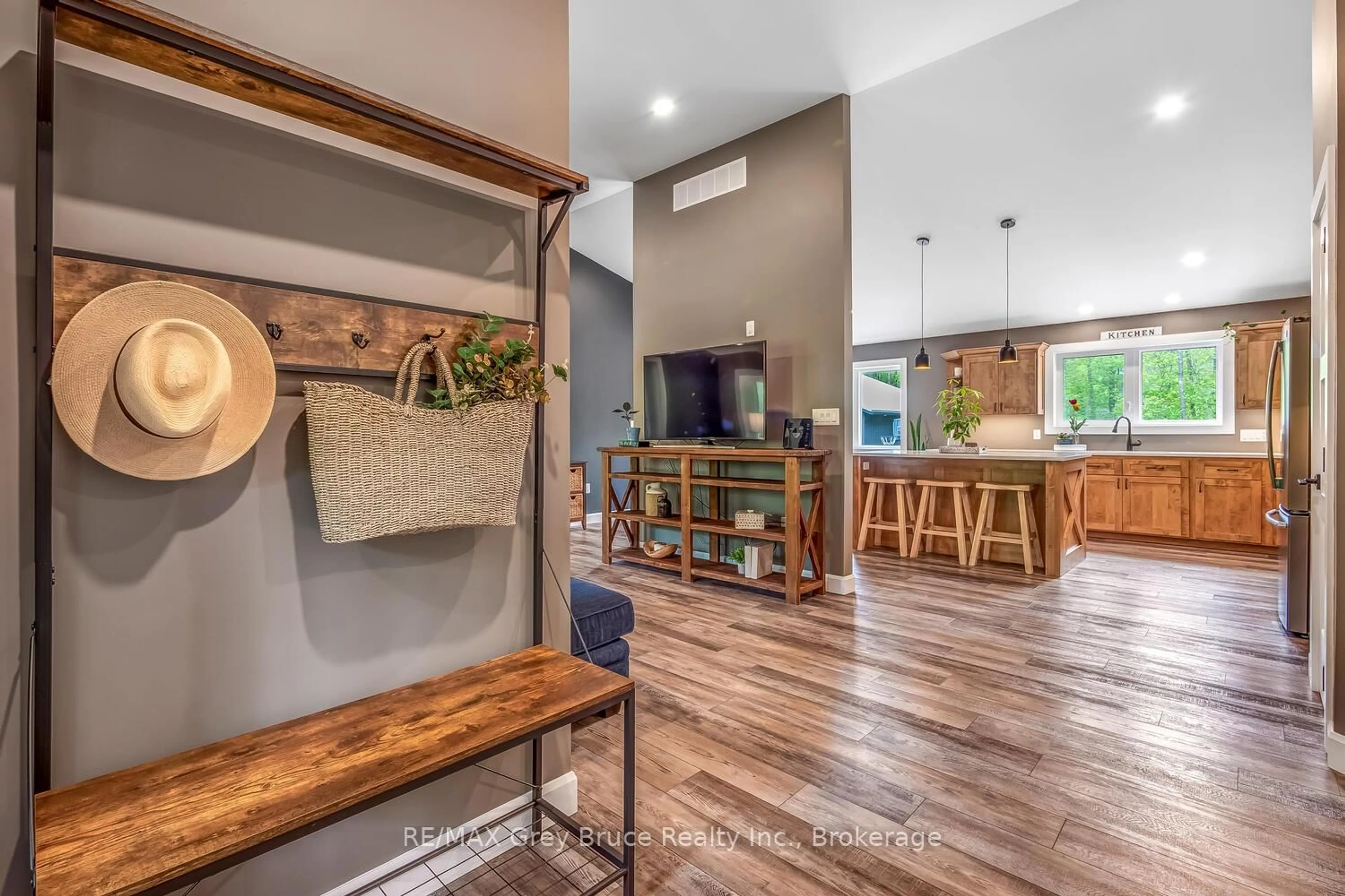 Indoor entryway for 55 Pine Forest Dr, South Bruce Peninsula Ontario N0H 2G0