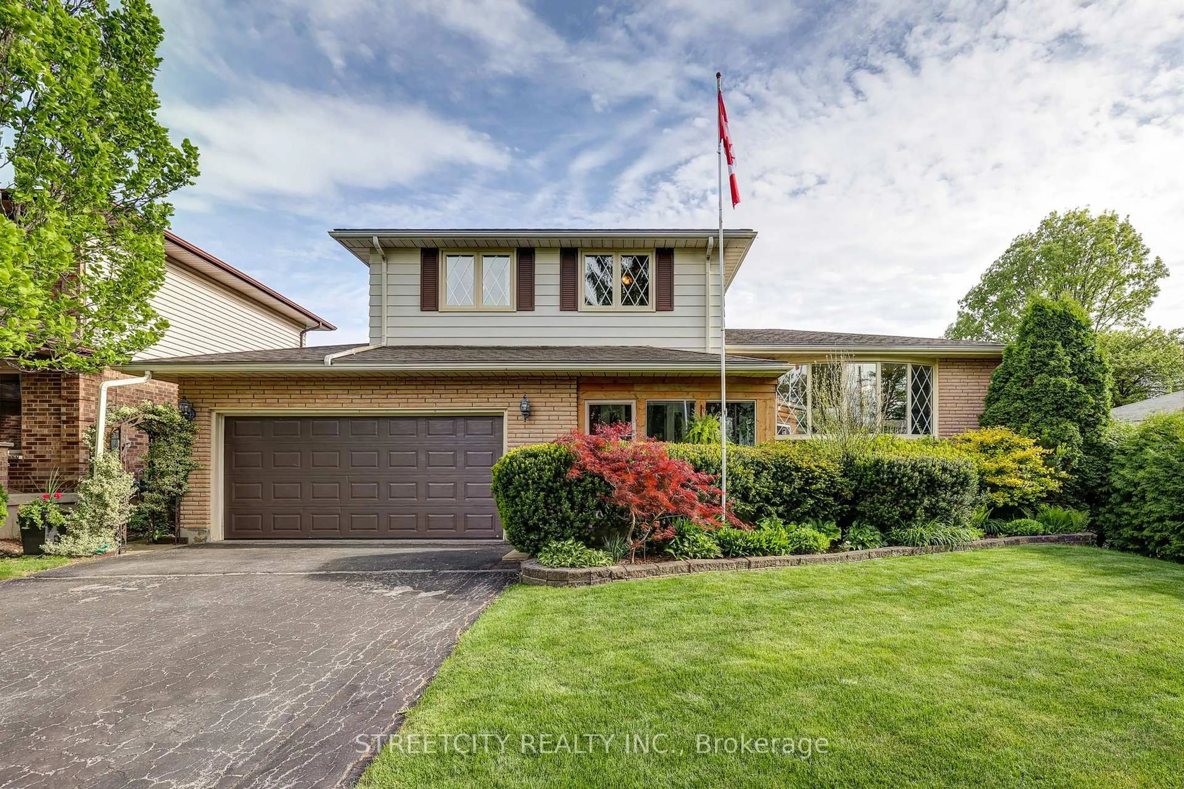 Home with brick exterior material, street for 531 Elm St, St. Thomas Ontario N5R 1K6