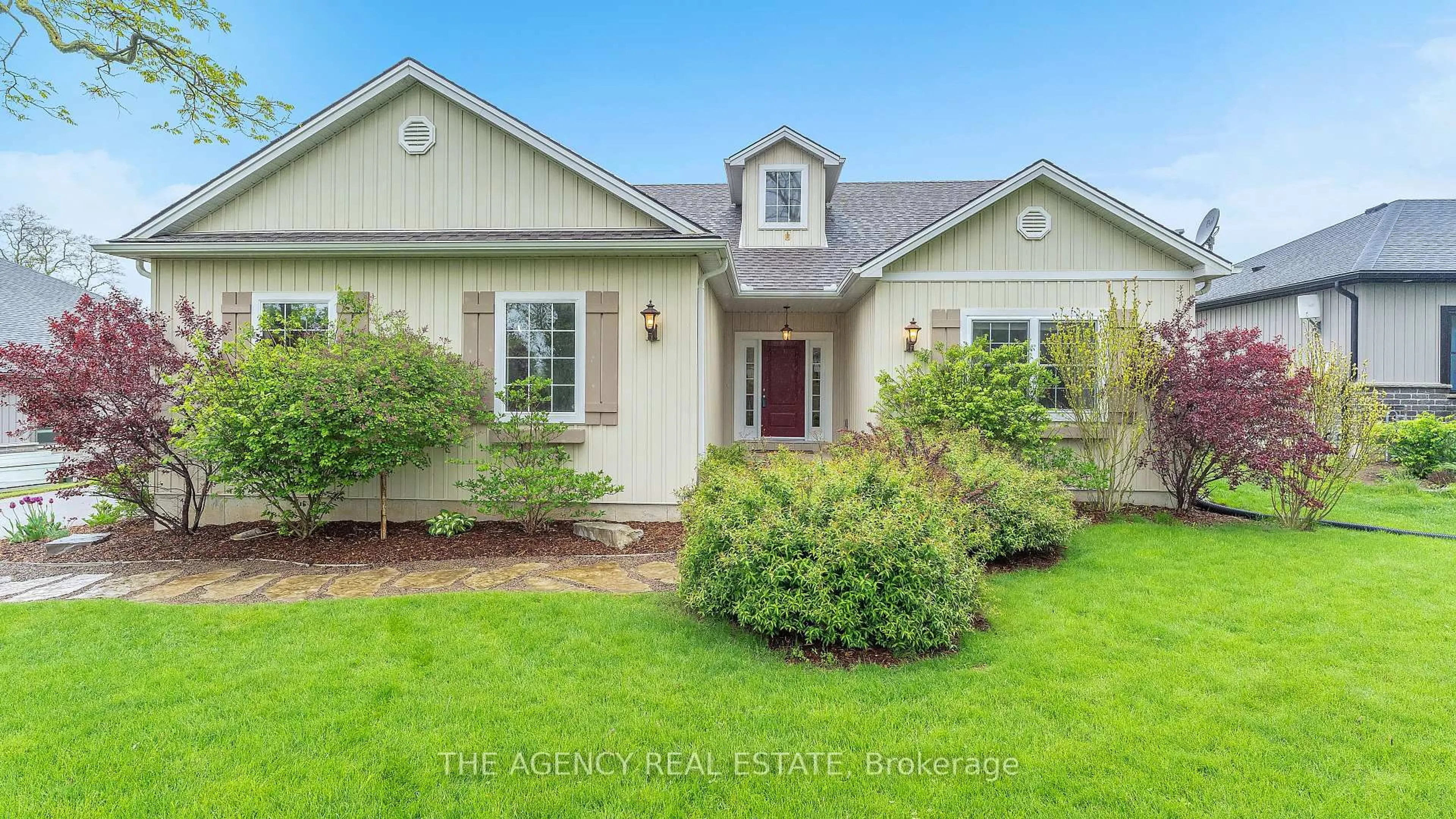 Home with vinyl exterior material, unknown for 4395 Thomas Rd, Southwold Ontario N5L 1J2