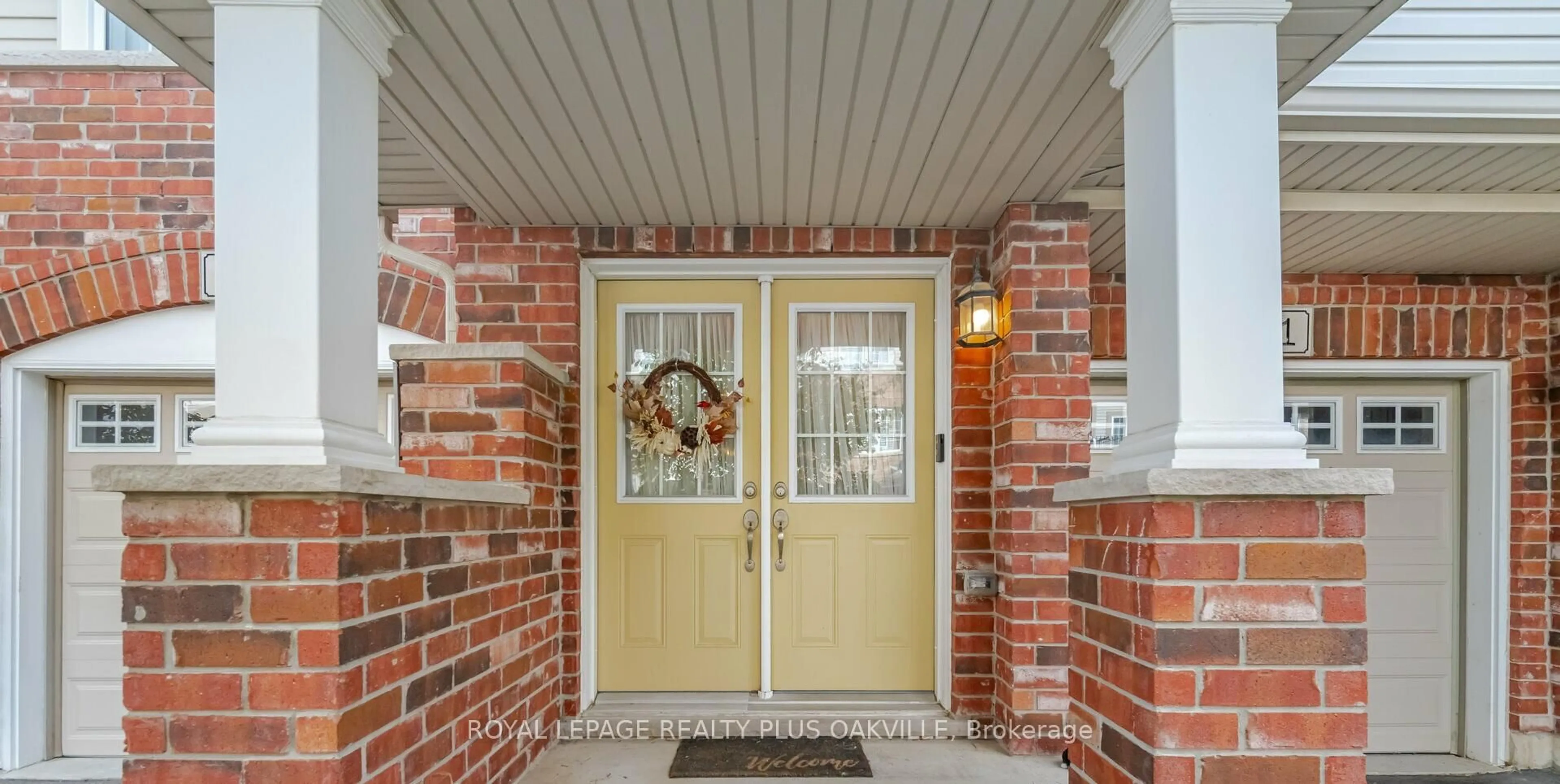 Indoor entryway for 9 Dorchester Terr, Hamilton Ontario L8G 2S1