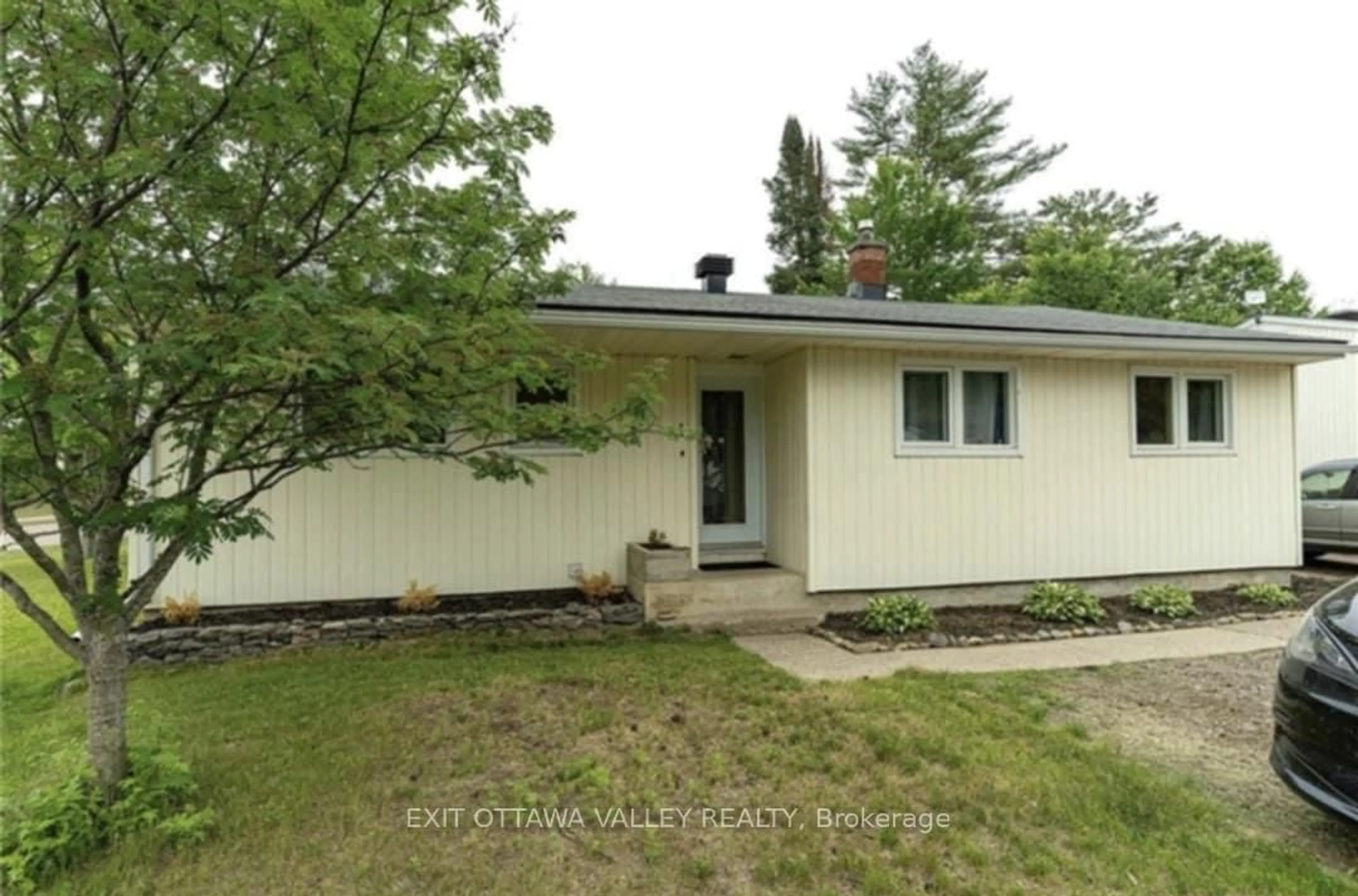 Unknown for 1 Frontenac Cres, Deep River Ontario K0J 1P0
