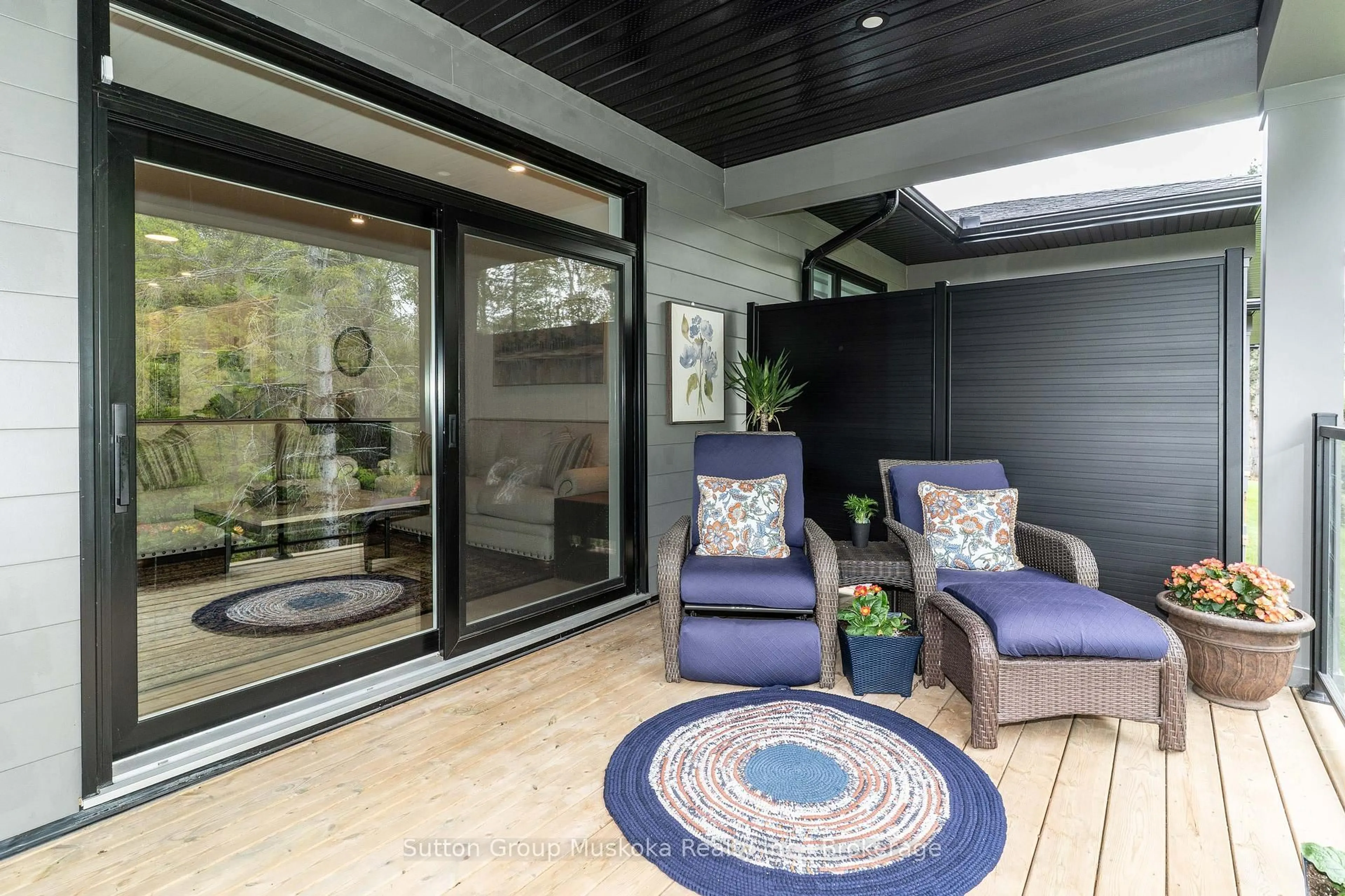 Patio, unknown for 9 Jack St, Huntsville Ontario P1H 0G4