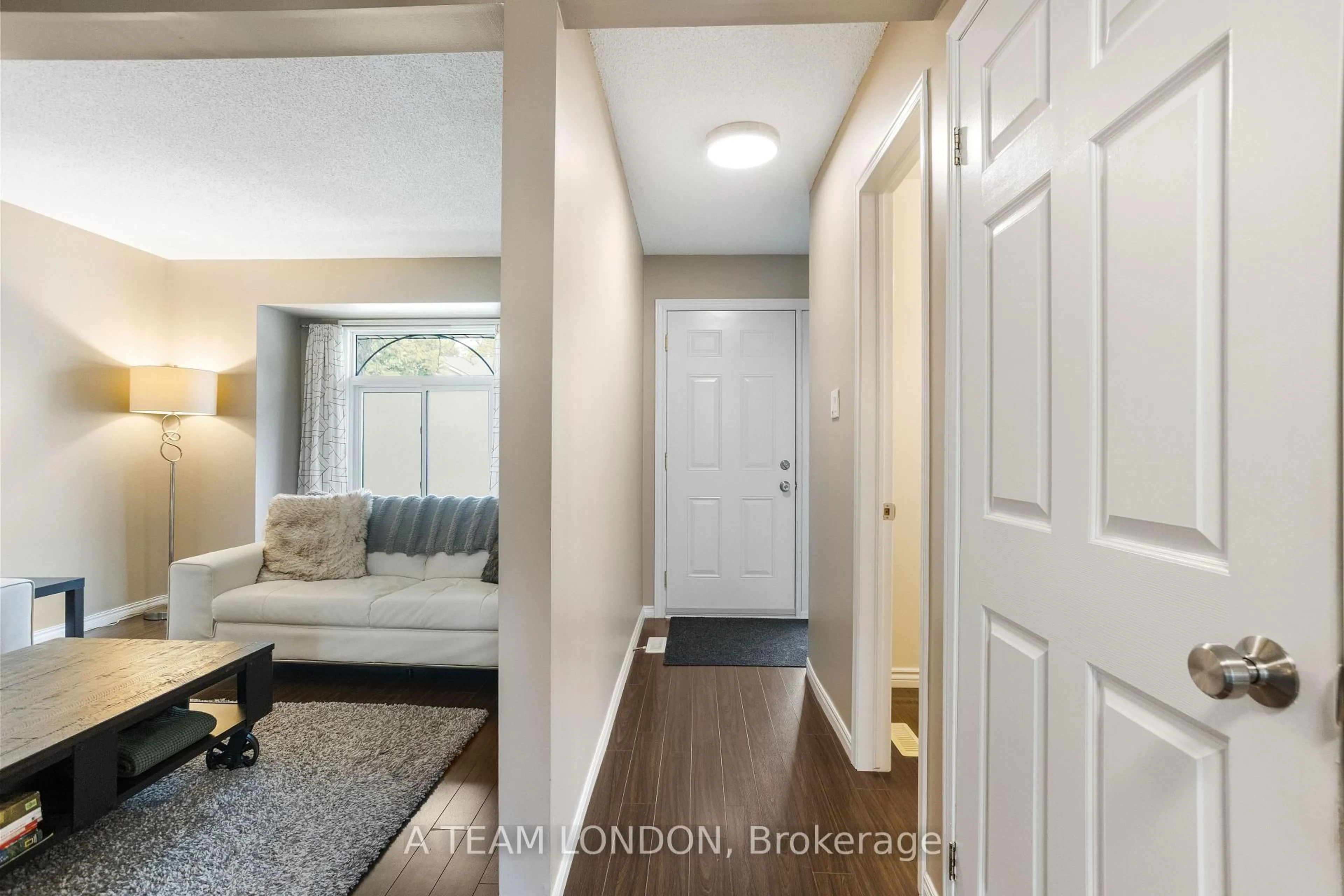 Indoor entryway for 141 Condor Crt #58, London East Ontario N5W 6A1