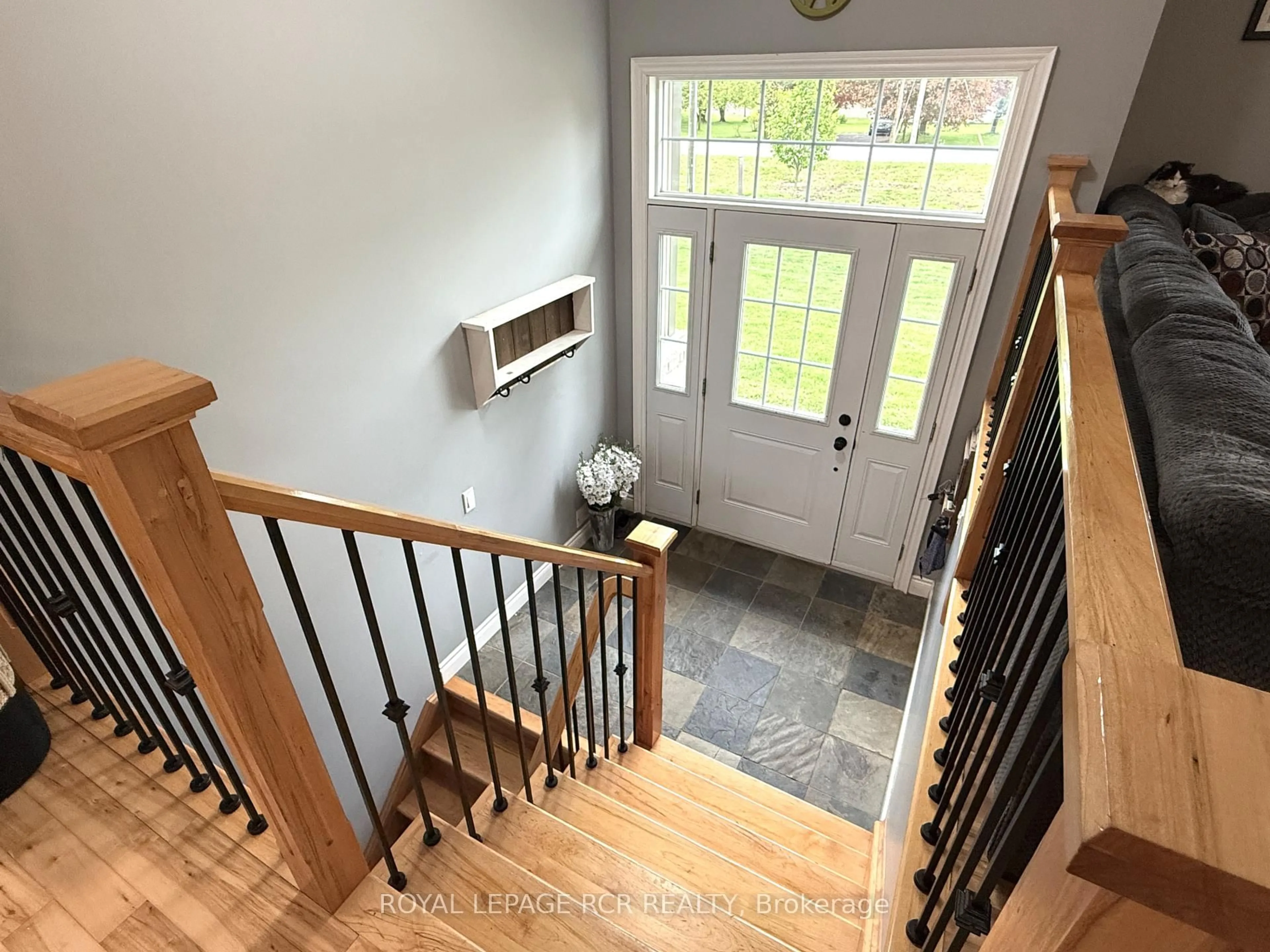 Indoor entryway for 402187 County Road 15 N/A, East Luther Grand Valley Ontario L9W 3B5