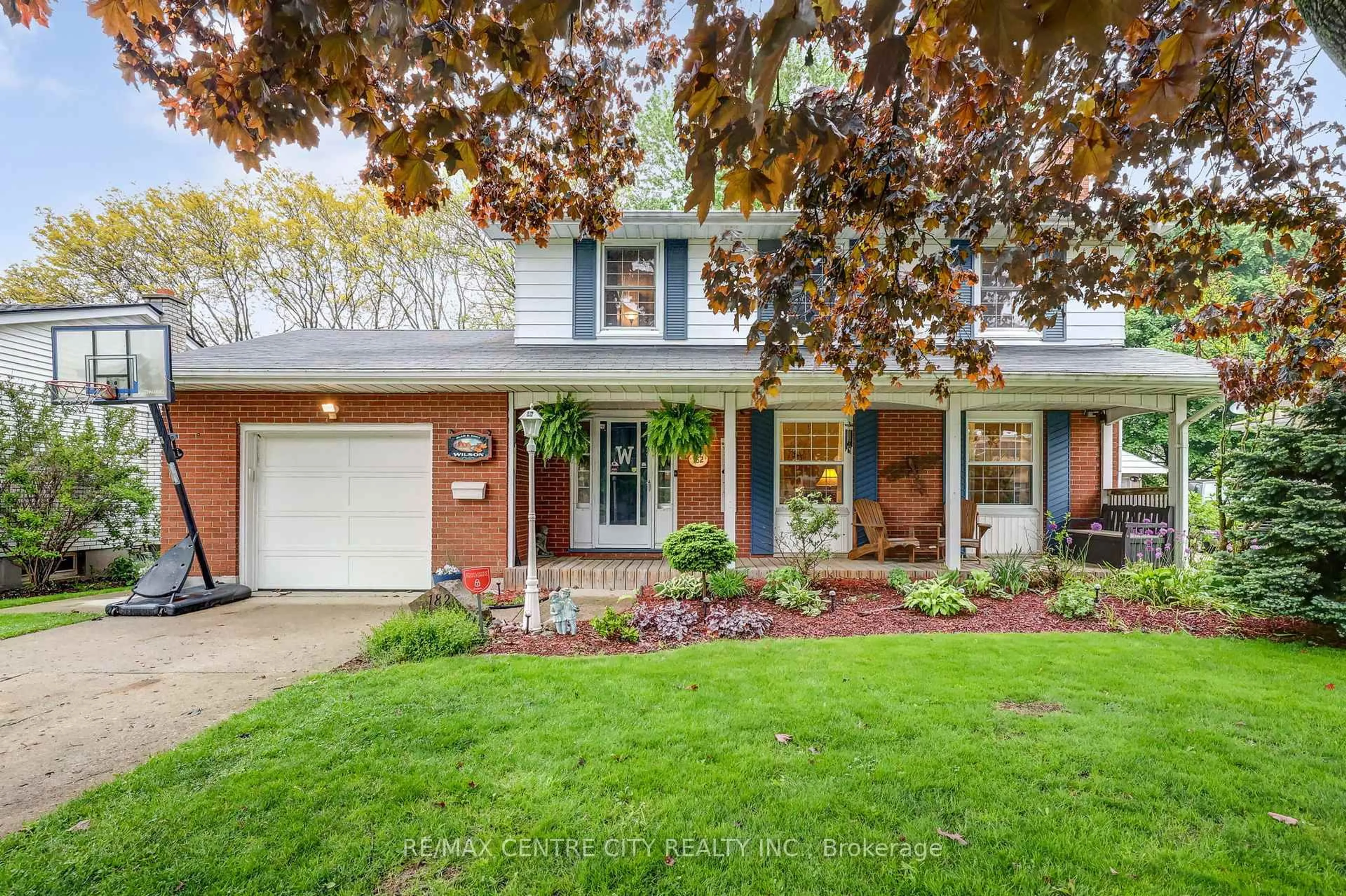 Home with brick exterior material, street for 182 Chestnut St, St. Thomas Ontario N5R 2B4