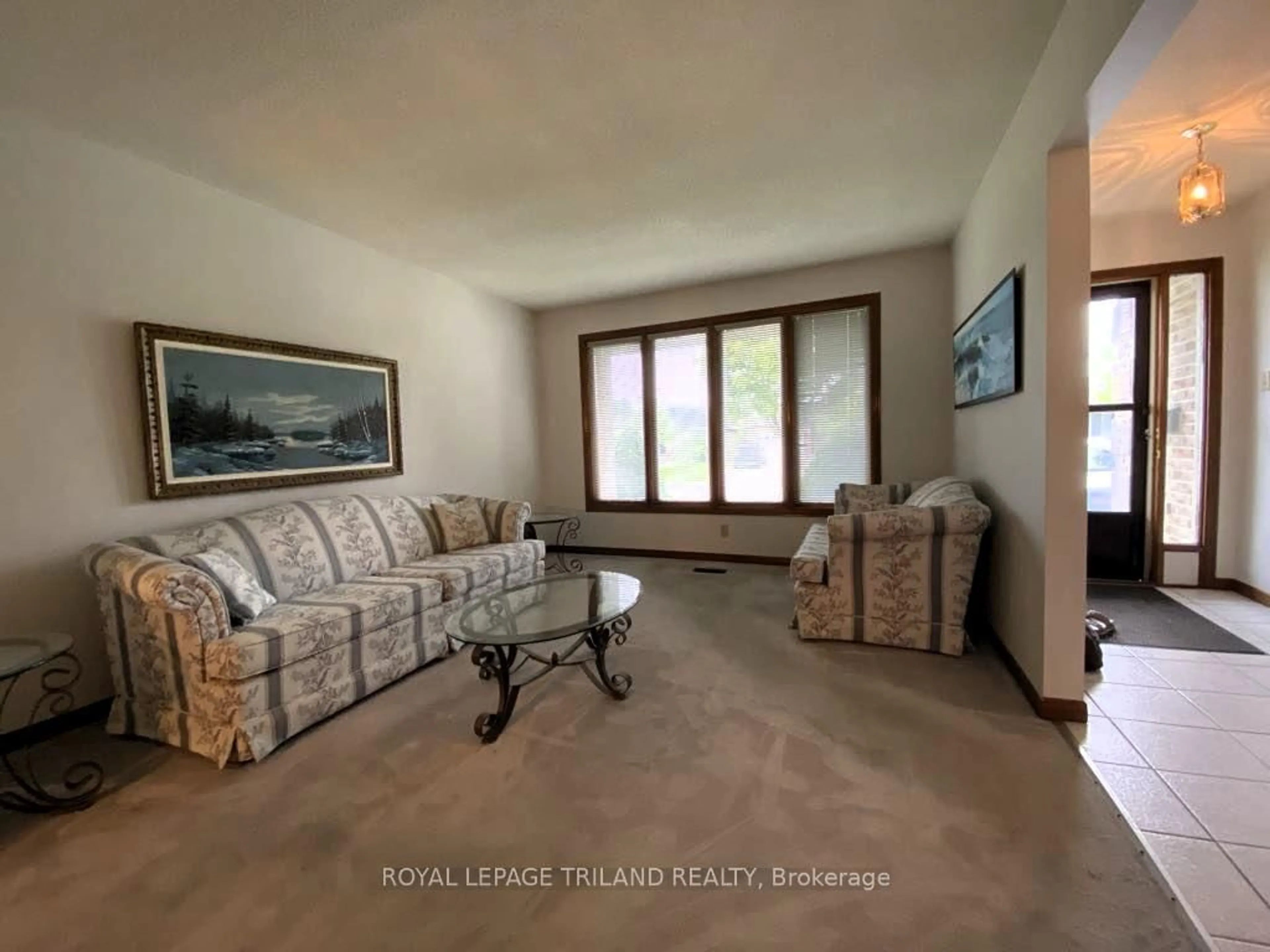 Living room with furniture, unknown for 1733 Jalna Blvd, London South Ontario N6E 3S5
